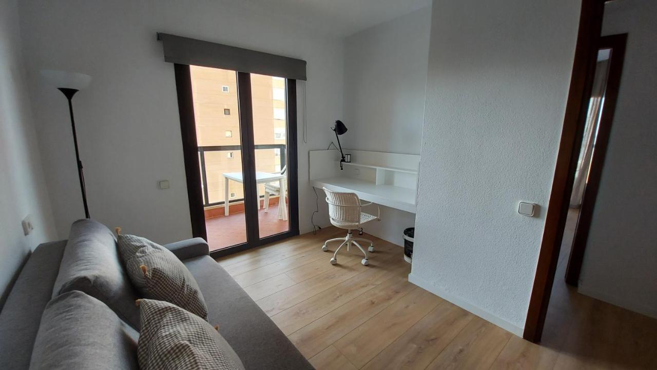 Apartamento La Playa “ Free Parking “ Apartment *