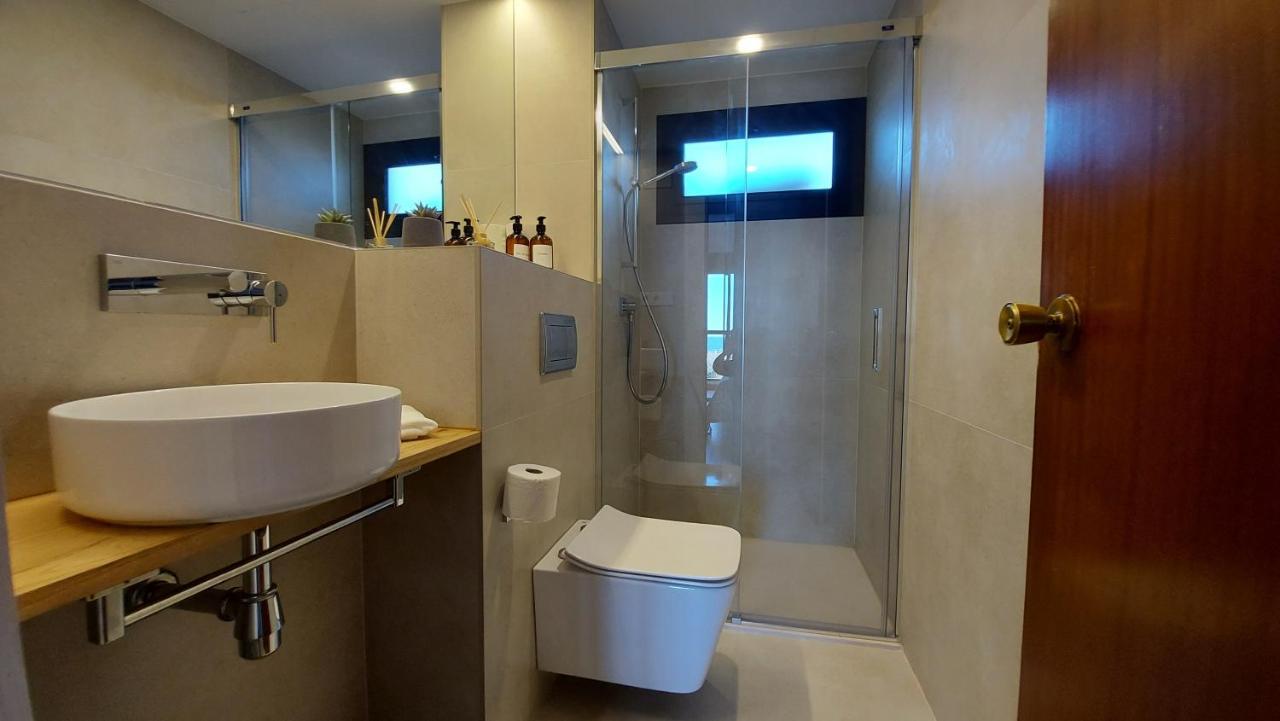 Apartamento La Playa “ Free Parking “ Apartment *