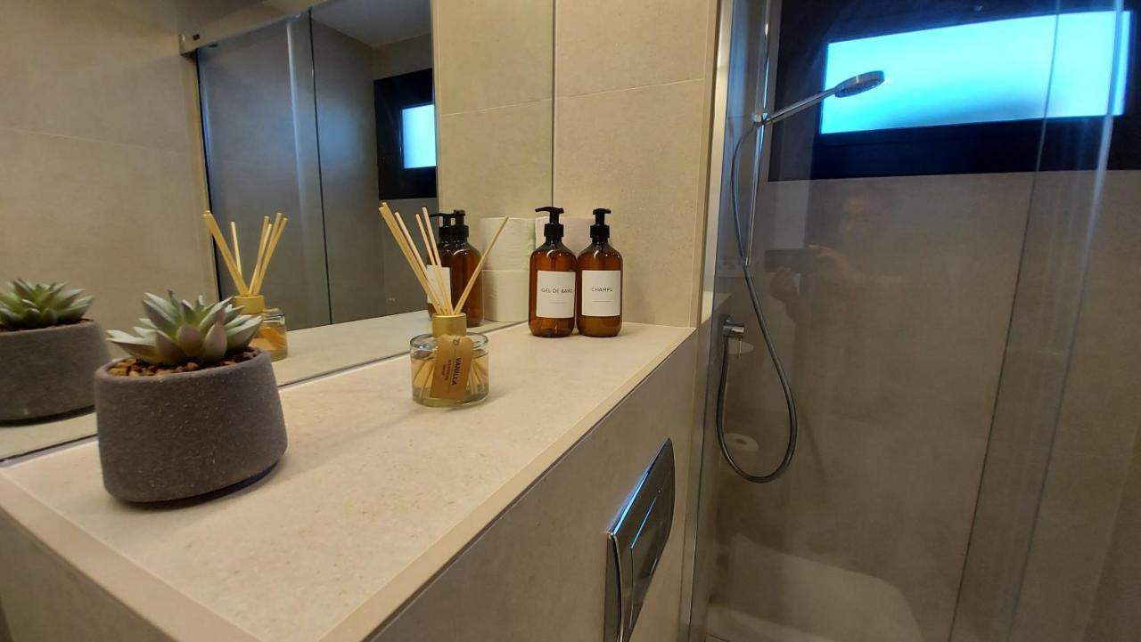 Apartamento La Playa “ Free Parking “
