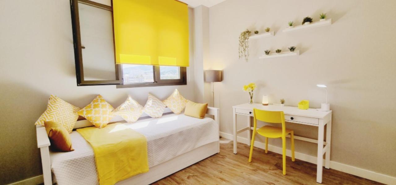 Apartment Excellent Location- Beach, Pool, Telework, 2 Bikes, Parking & Wifi Gratis At 