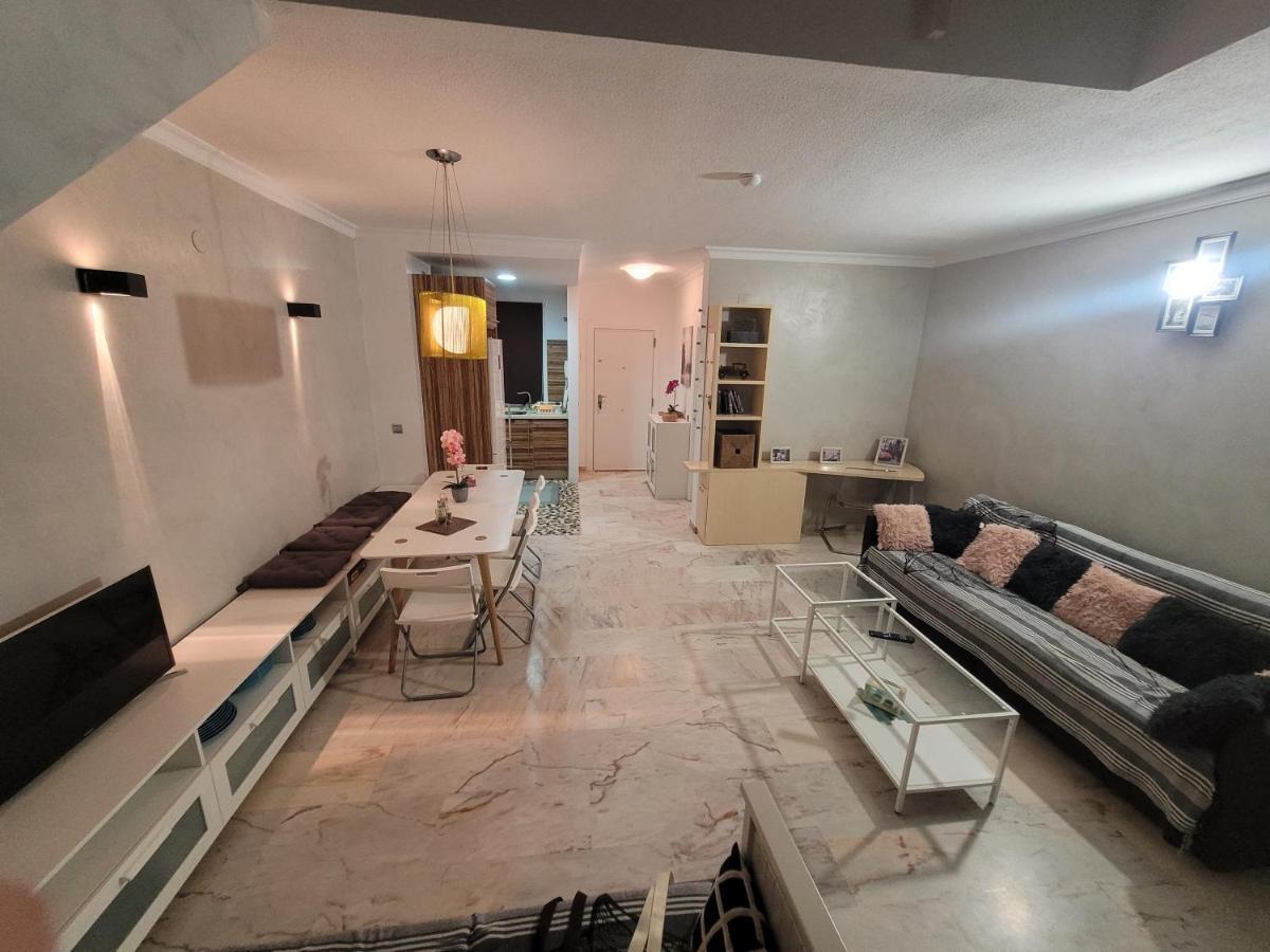 Penthouse Lumineux Avec Piscine