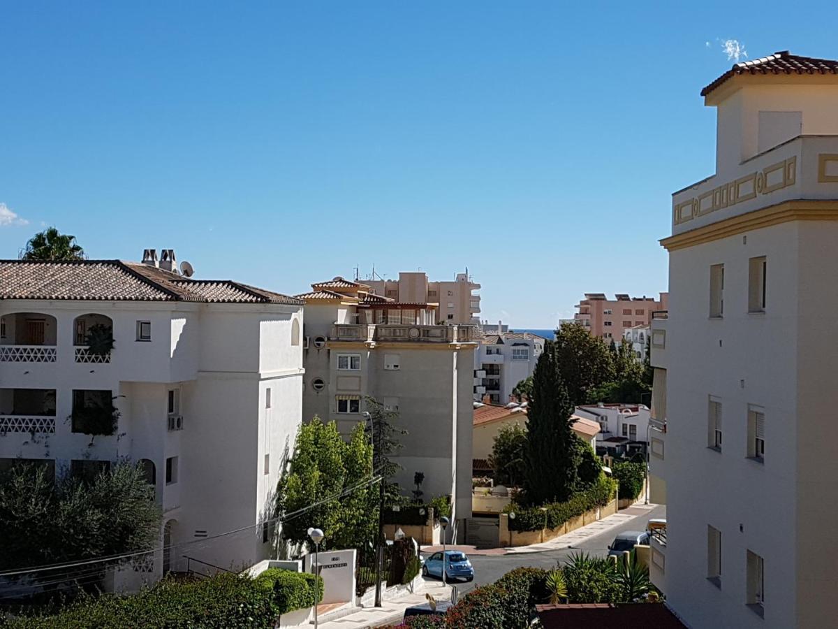 Penthouse Lumineux Avec Piscine Apartamento Torremolinos