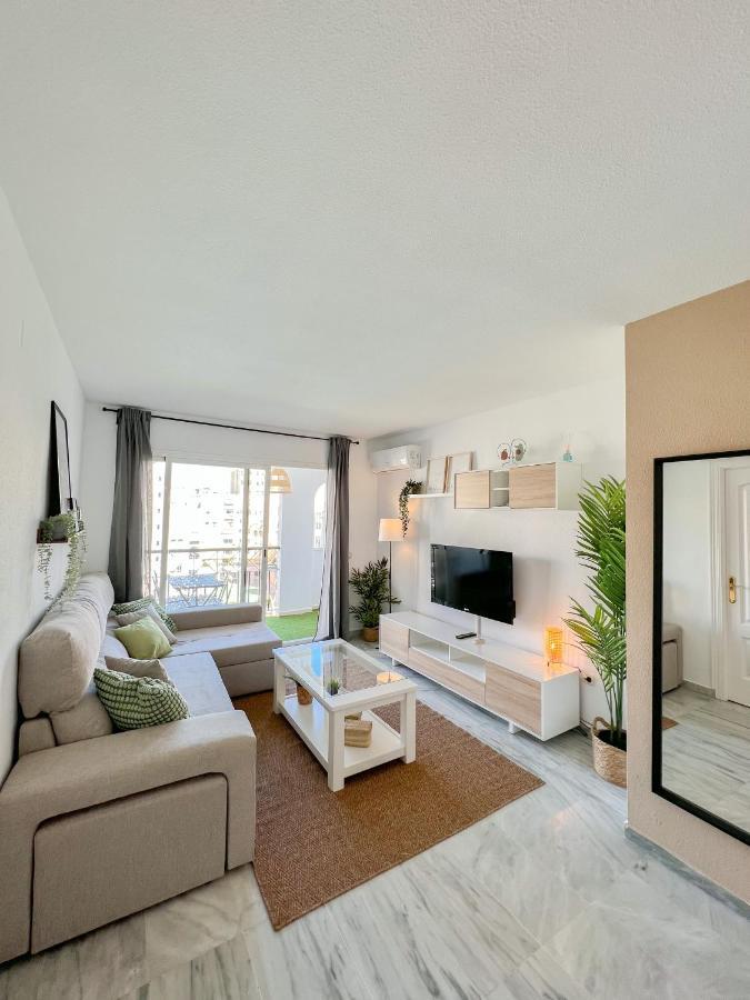 Cozy With Pool Apartment