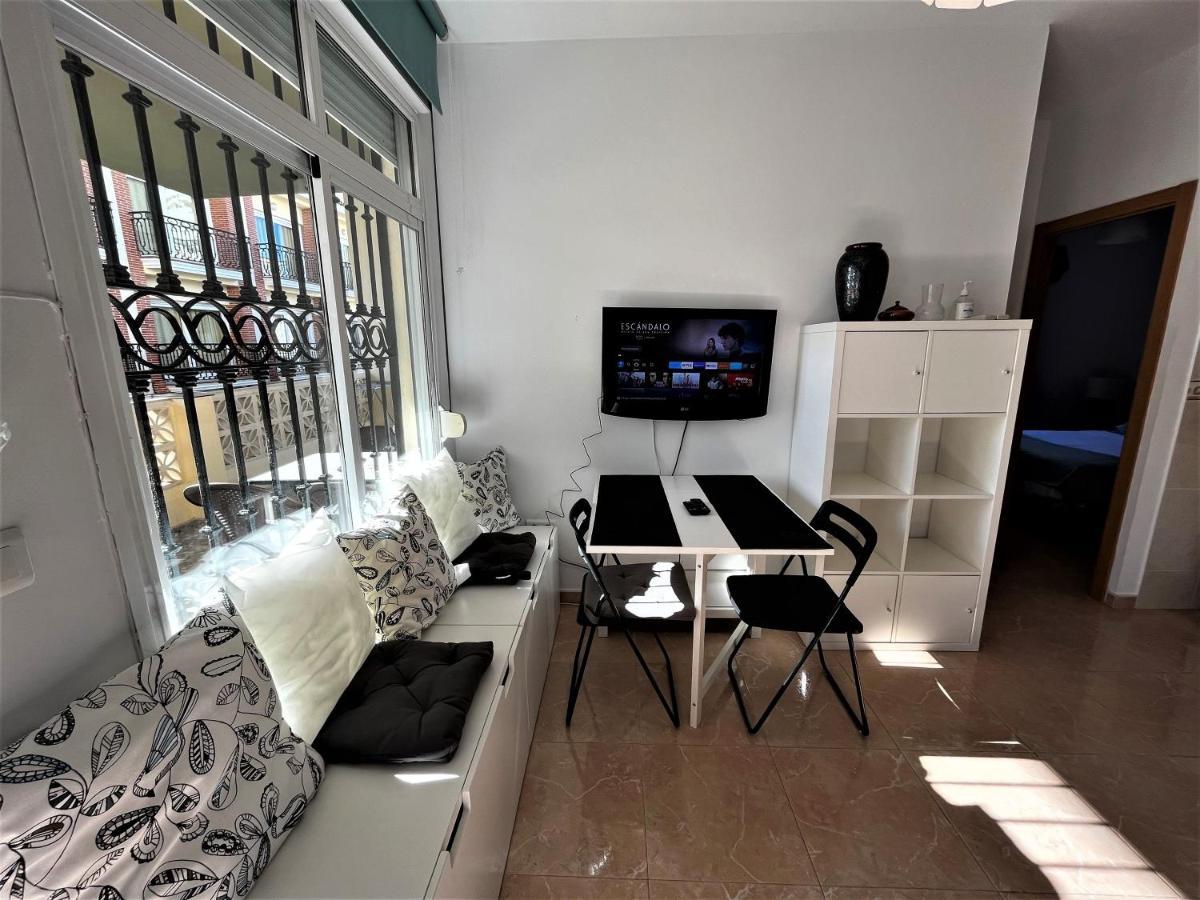 Apartamento Nuc - 2 - Wifi - Terraza Exterior - 100 Metros Playa La Carihuela *