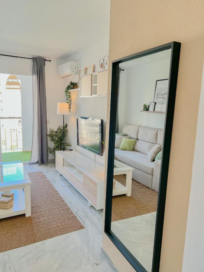 Cozy With Pool Apartment *