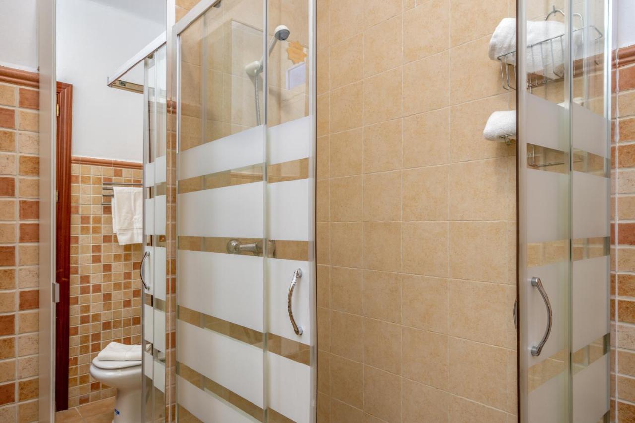 Apartment Spacious Flat In The Heart Of Ref 39 *