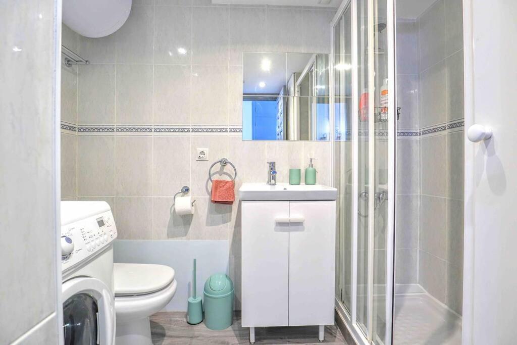 Cozy Palmeras - Wifi, Ac, Pool Apartment