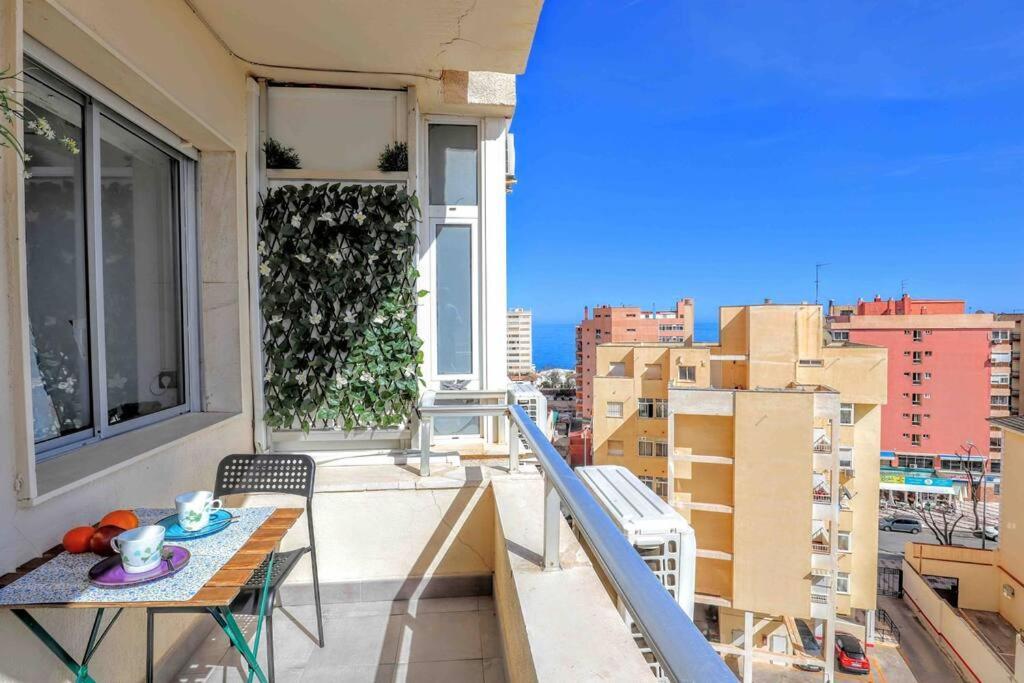 Cozy Palmeras - Wifi, Ac, Pool Apartment *