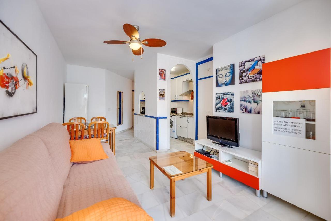Homeforguest Bright In La Carihuela Near The Apartamento