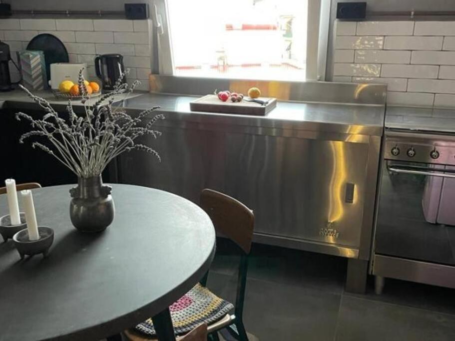 Apartamento Sol Radiante Attic Studio, Designer-style Studio With Top-tier Amenities Torremolinos