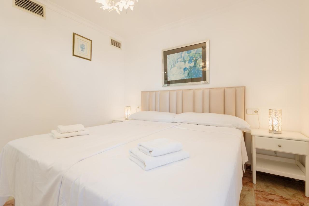 Beachfront With Stunning Views In Torremolinos