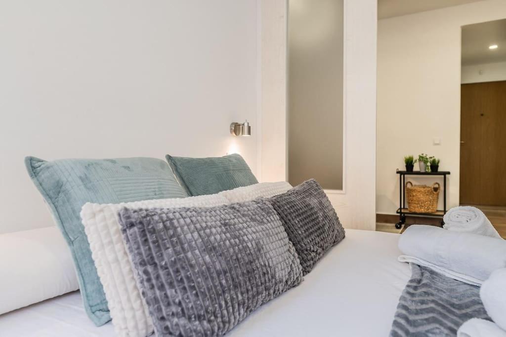 Lxr Neptuno Renovated And Pool Apartamento