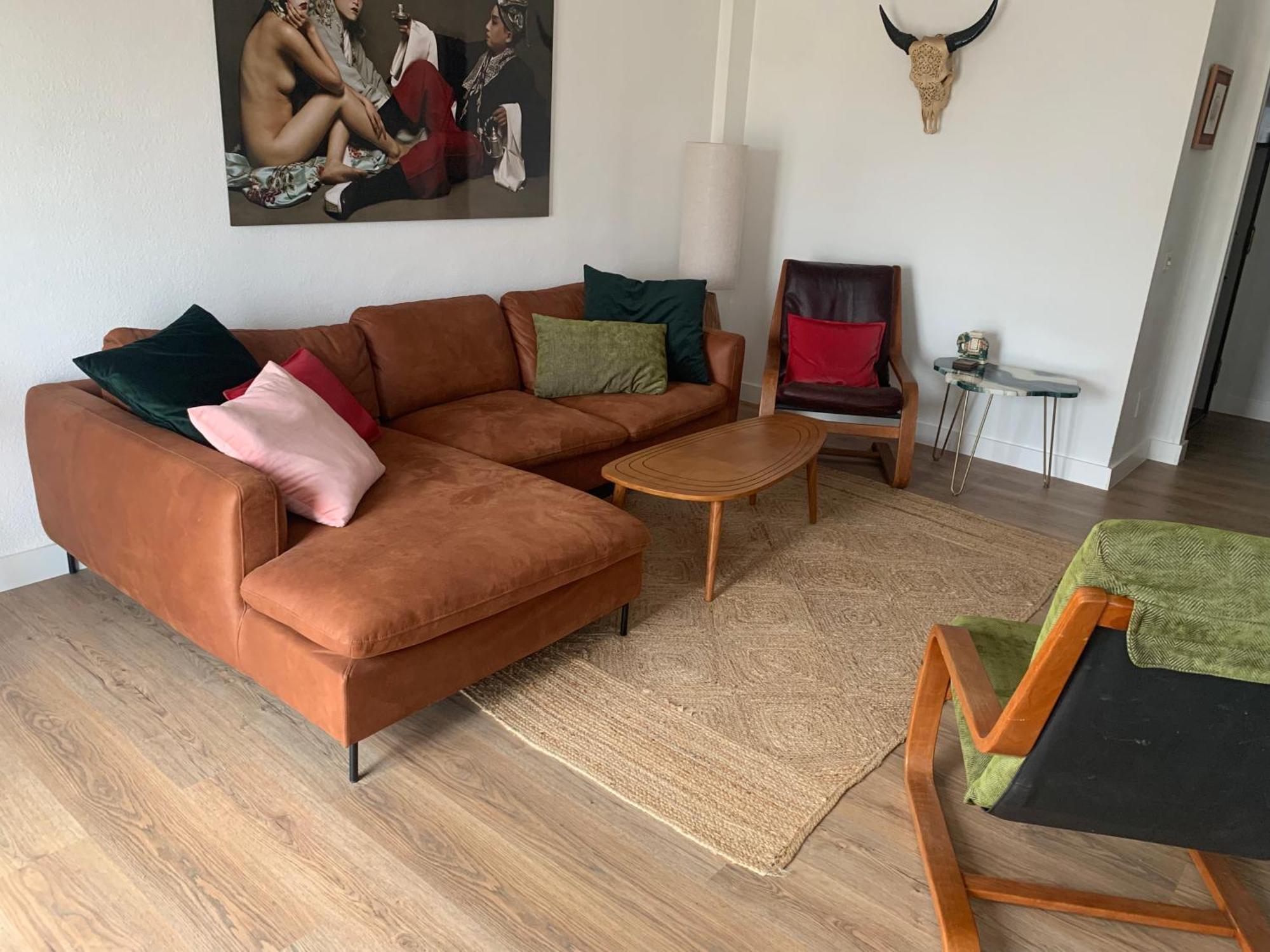 Midway Apartment *