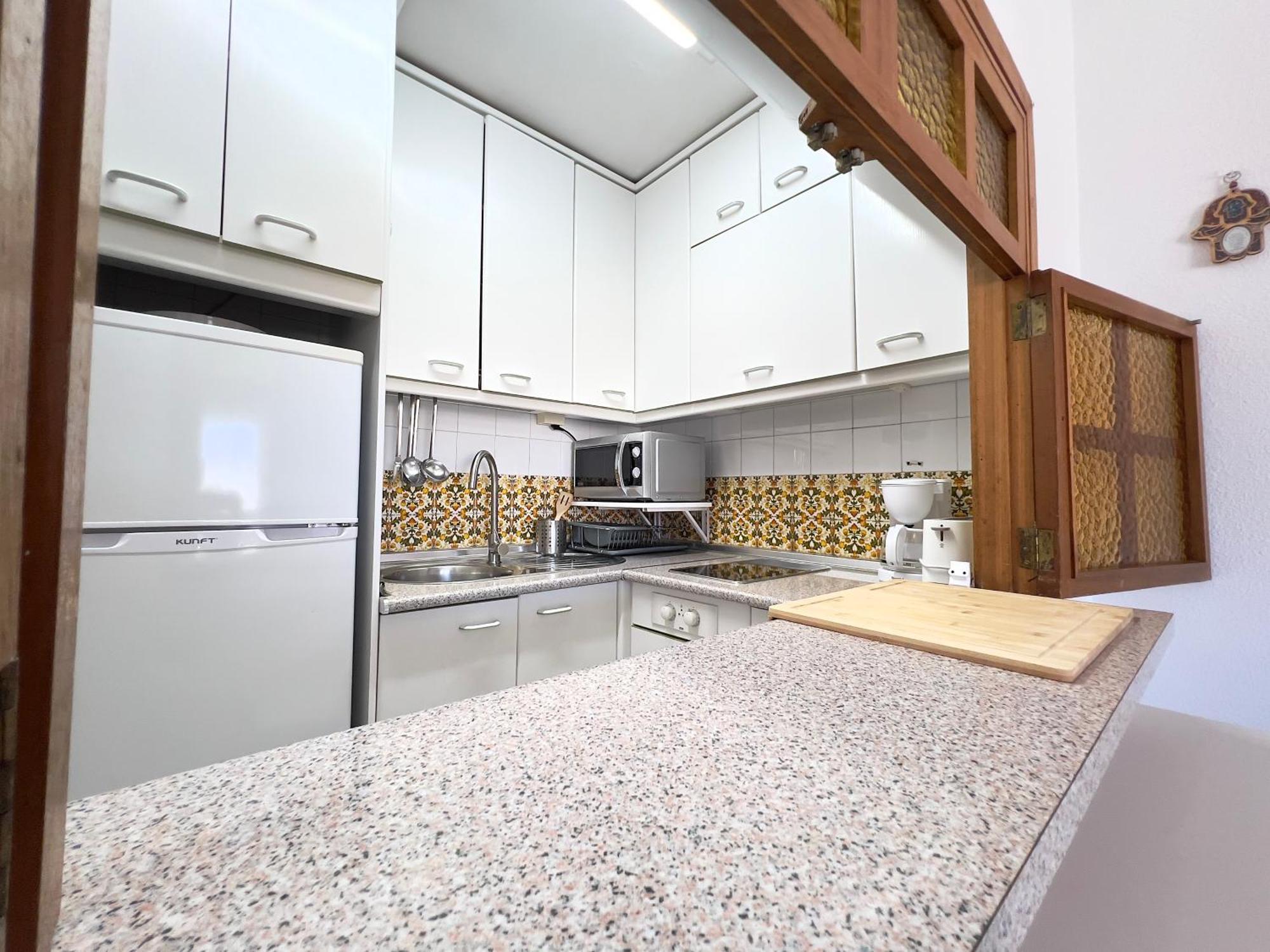Apartment En Carihuela Con Vistas Y Plaza De Garaje, Nucleo Cristal