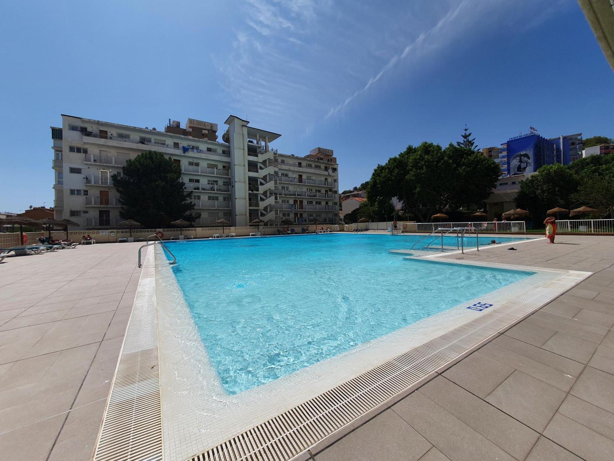 En Carihuela Con Vistas Y Plaza De Garaje, Nucleo Cristal