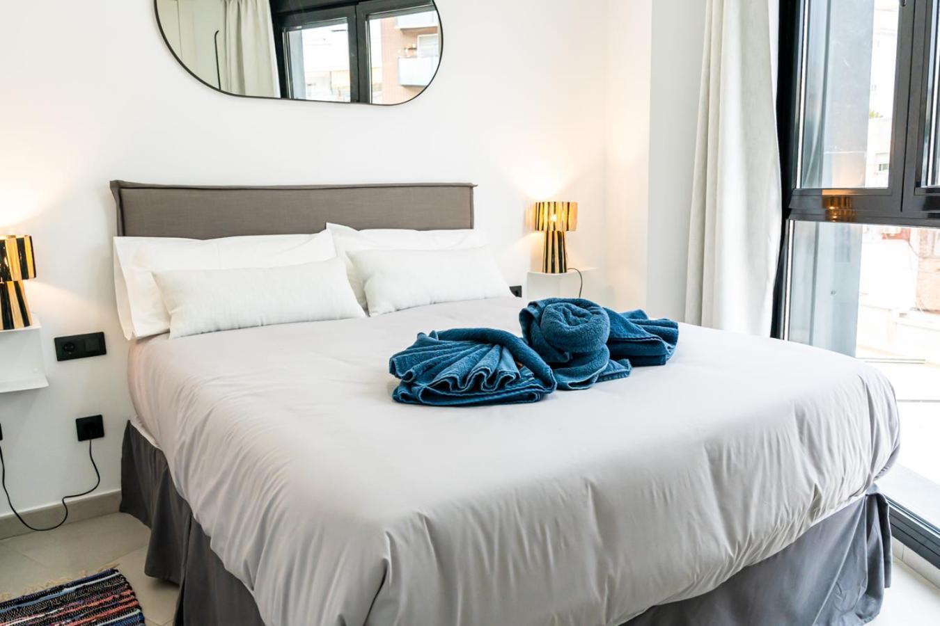 Modern Wave Escape With Private Parking And Rooftop Pool By Namaste Elite Apartamento