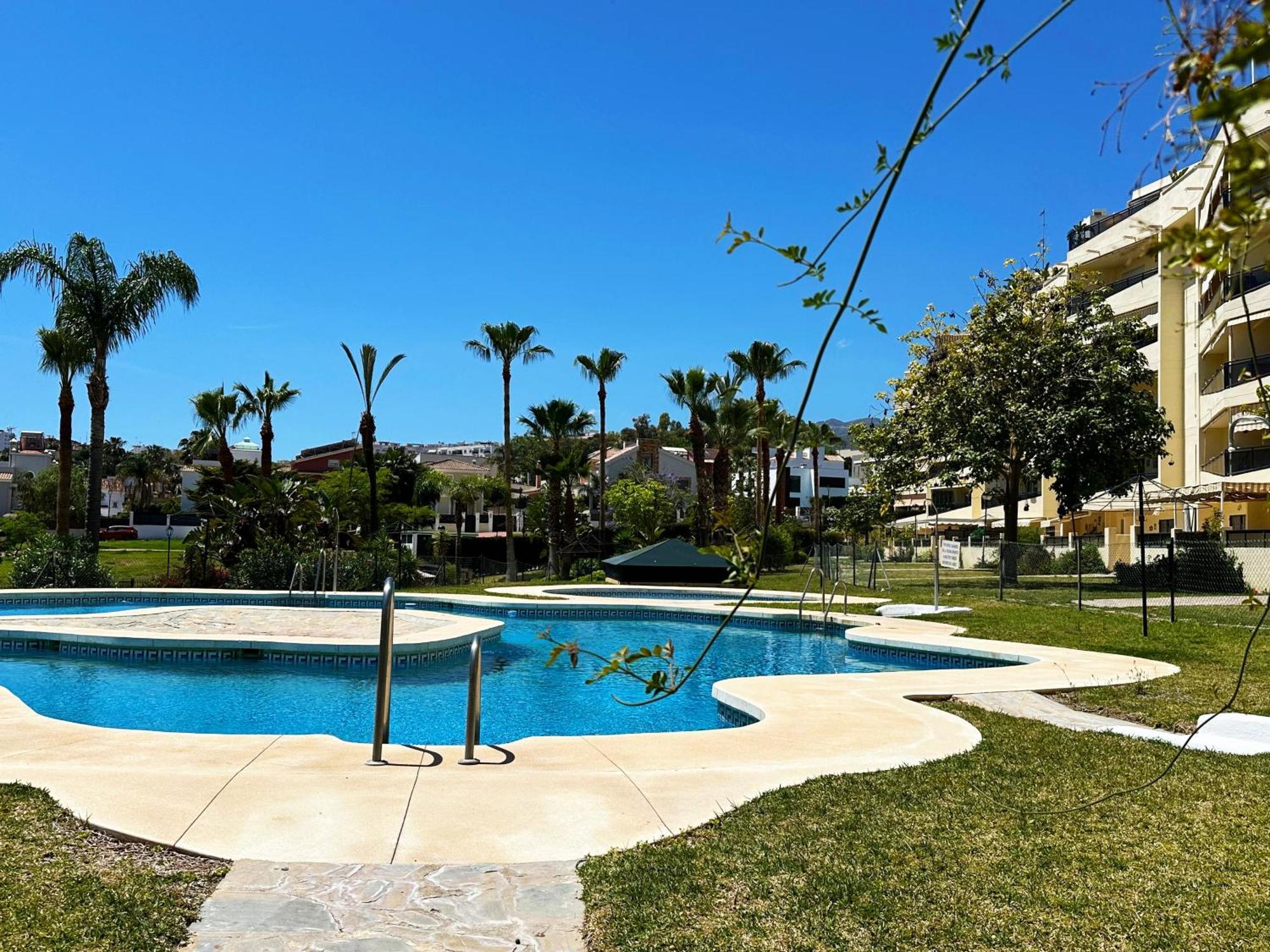 Bri - Amplio Con Terraza, Piscina, Tenis, Padel, Playa A 5 Minutos Apartamento Torremolinos