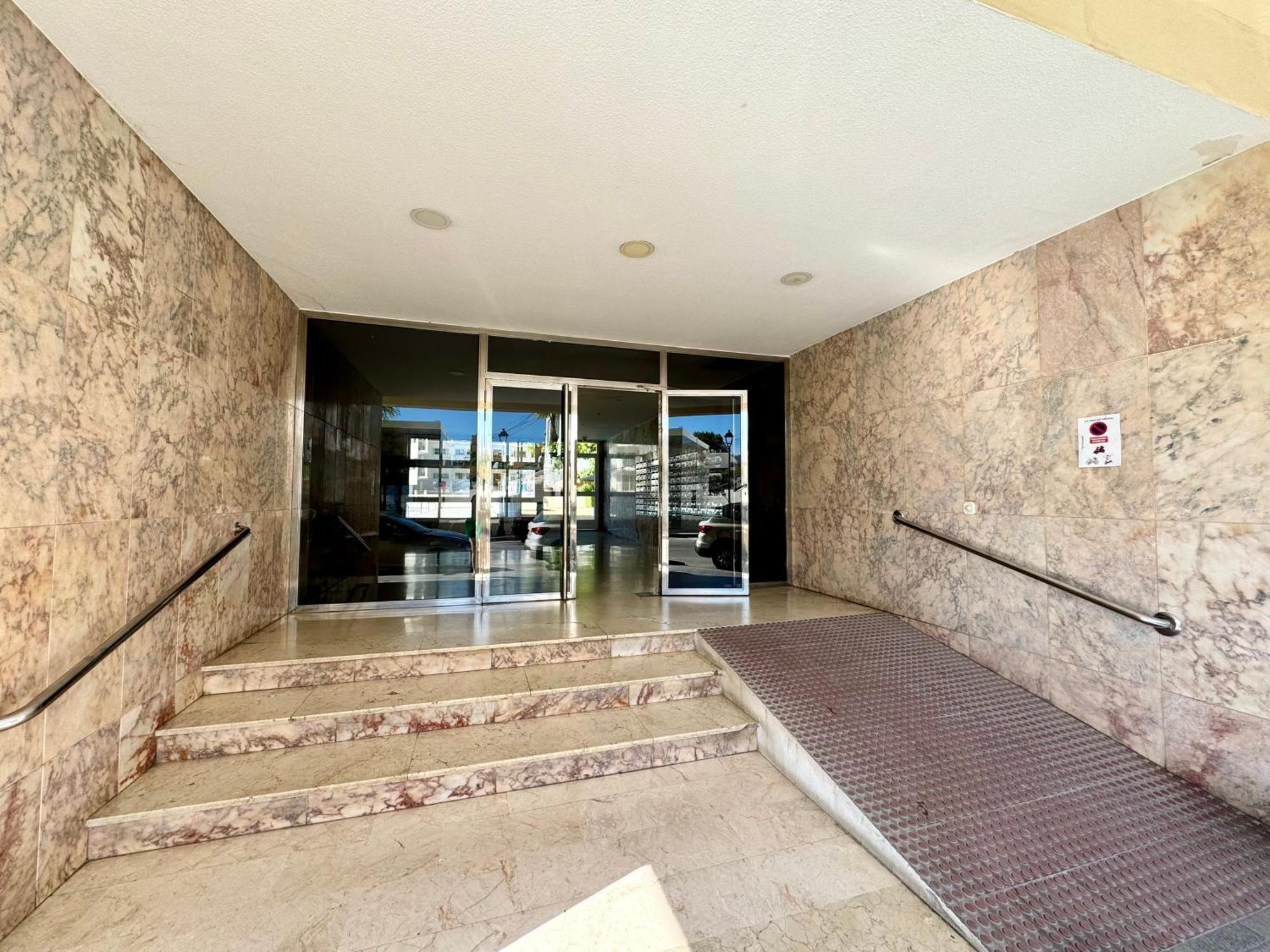 En Carihuela Con Vistas Y Plaza De Garaje, Nucleo Cristal