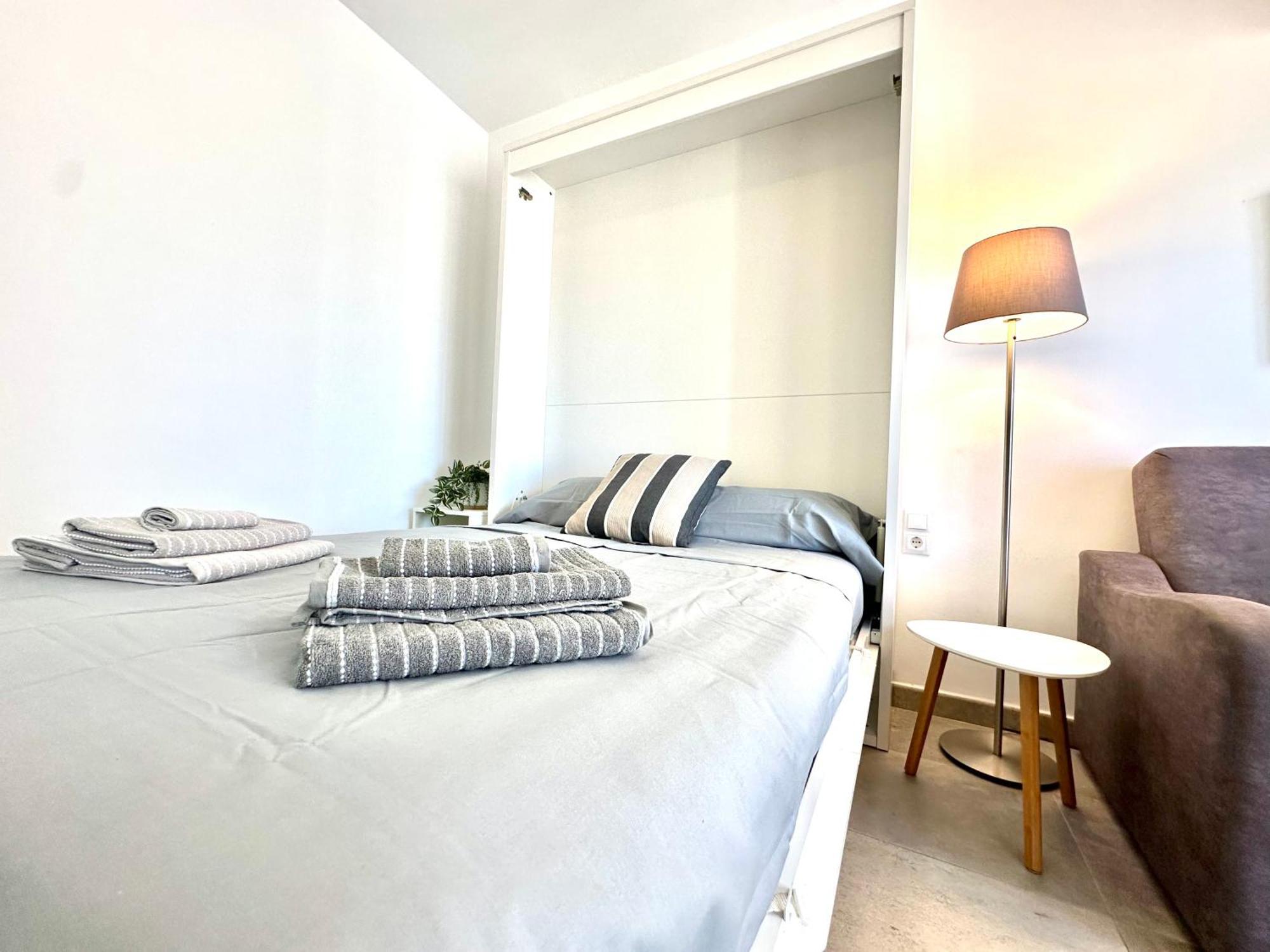 Vis8-nuevo, Centro A 5 Minutos, Playa A 850 Metros, Wifi, Terraza * Torremolinos