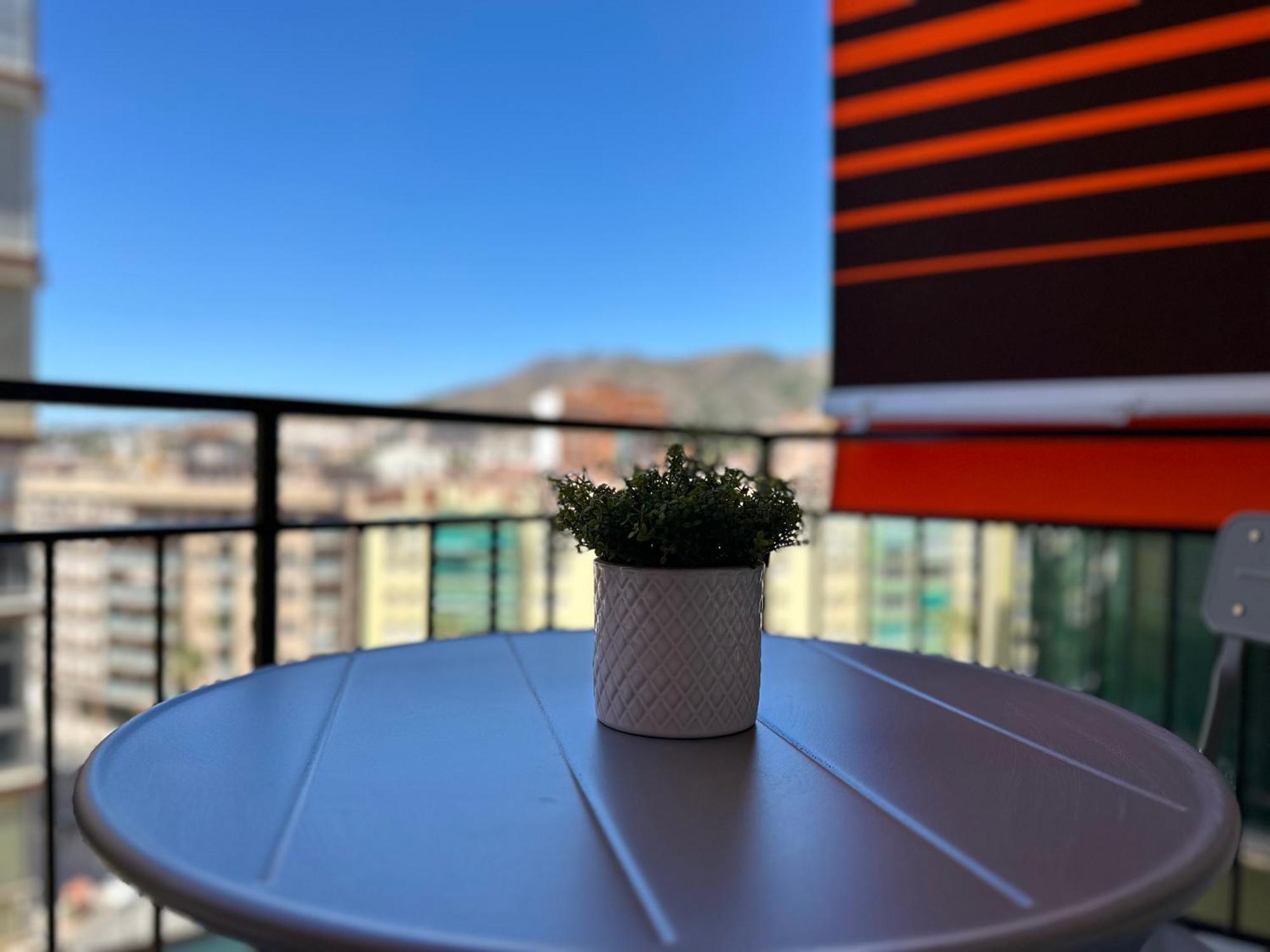 Apartamento Vis8-nuevo, Centro A 5 Minutos, Playa A 850 Metros, Wifi, Terraza Torremolinos