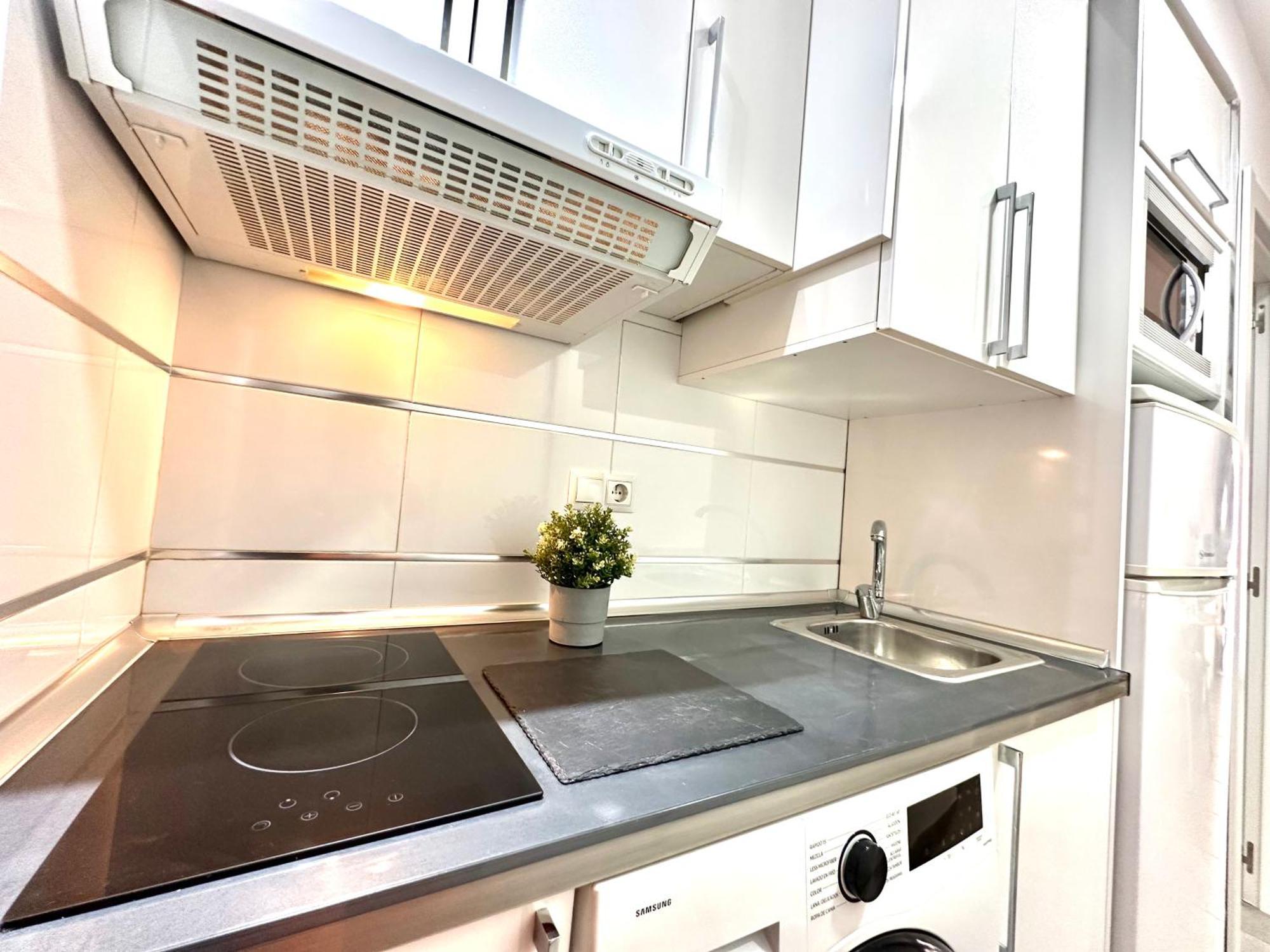 Apartamento Vis8-nuevo, Centro A 5 Minutos, Playa A 850 Metros, Wifi, Terraza Torremolinos