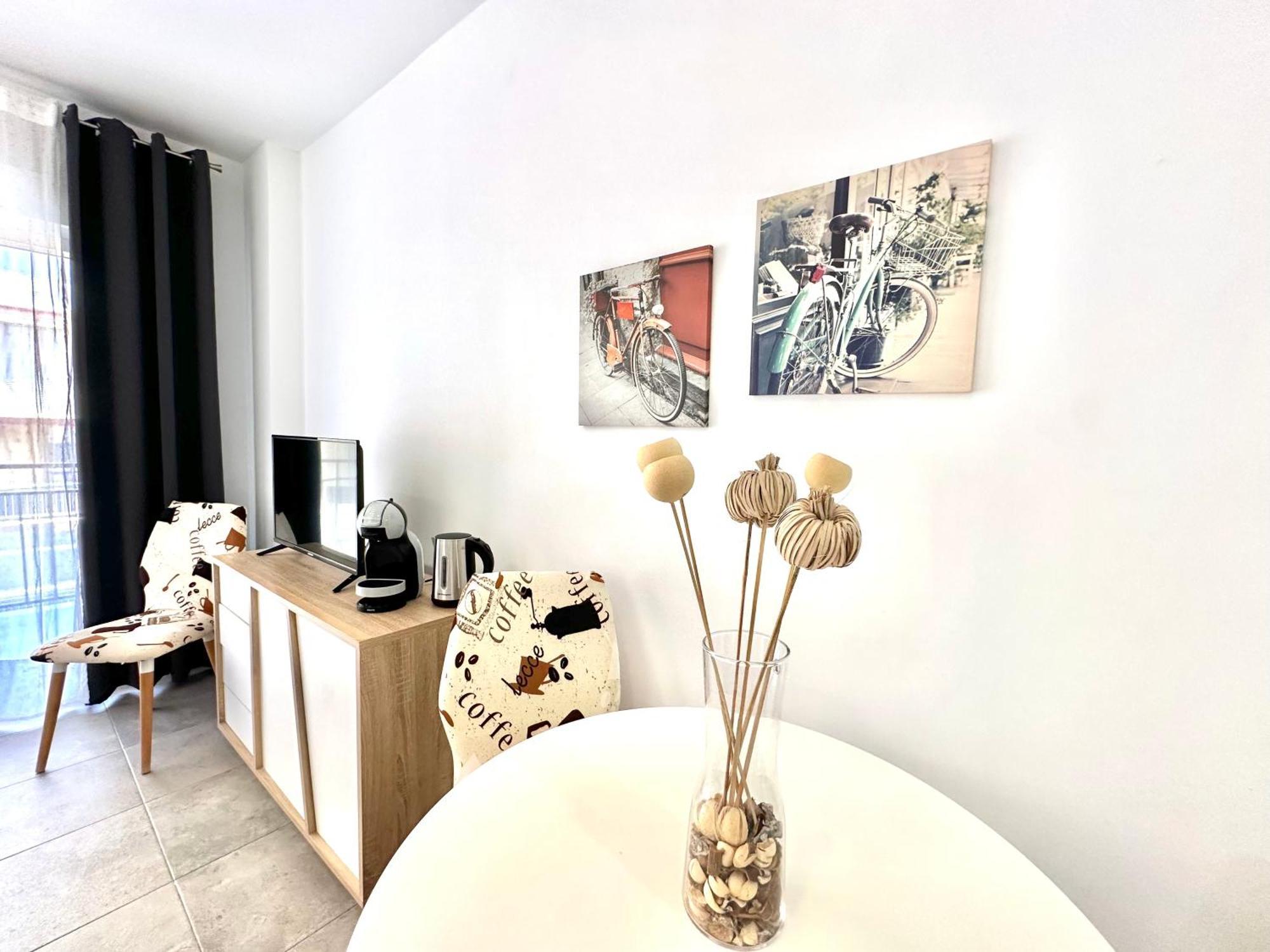 Apartamento Vis8-nuevo, Centro A 5 Minutos, Playa A 850 Metros, Wifi, Terraza