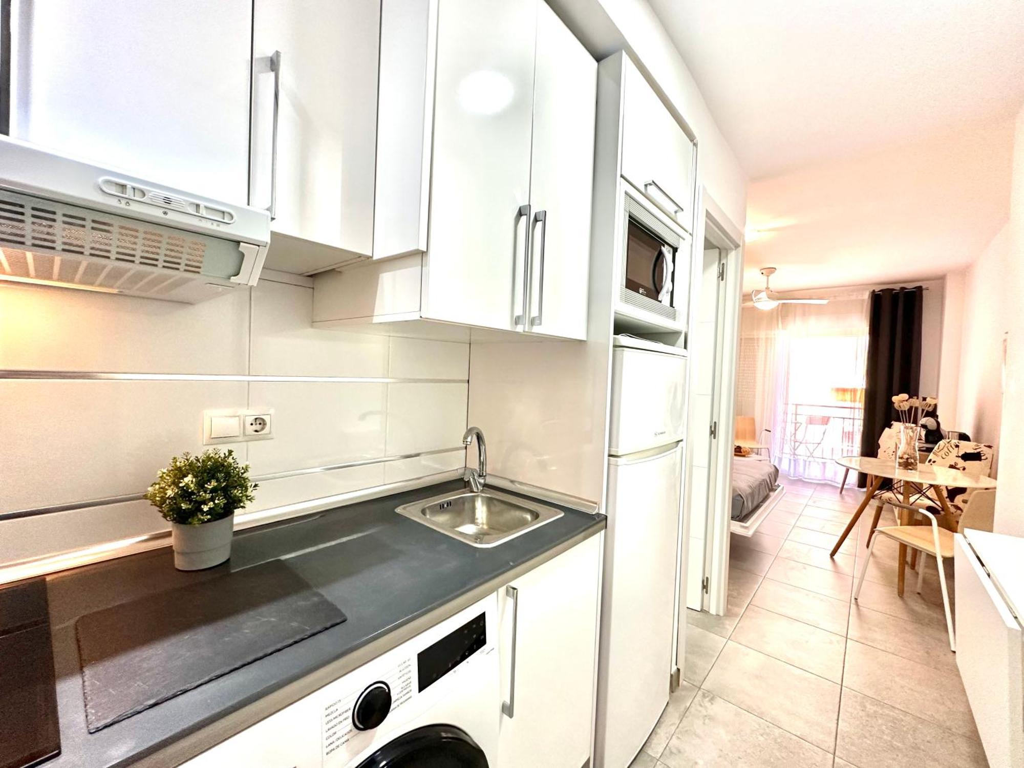 Apartamento Vis8-nuevo, Centro A 5 Minutos, Playa A 850 Metros, Wifi, Terraza *