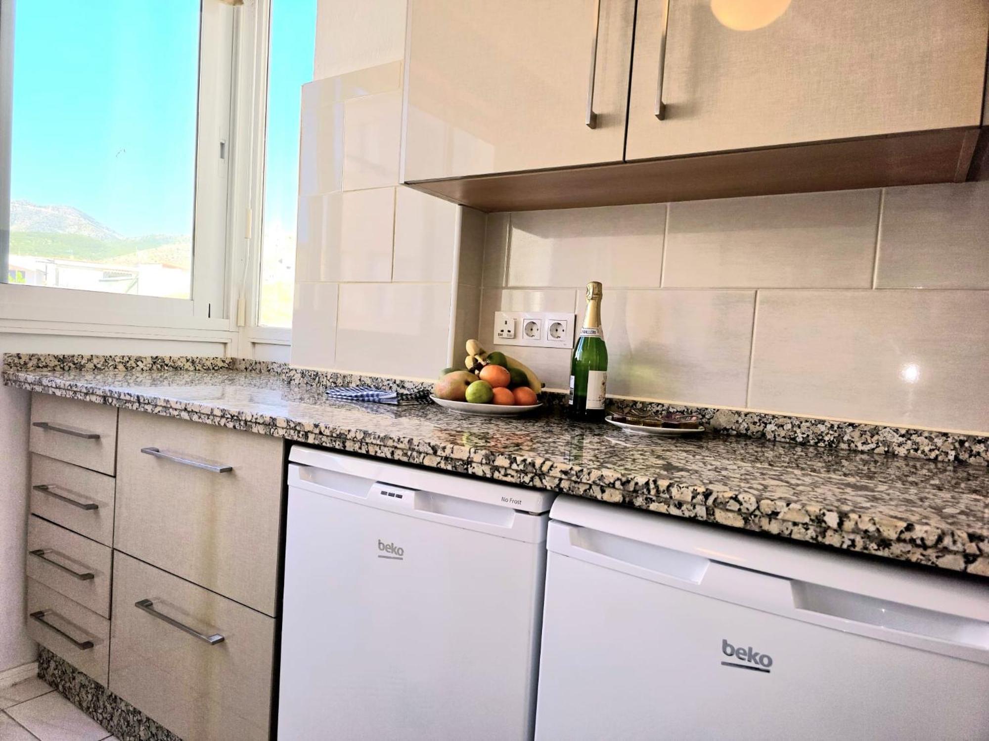 Apartamento Tranquil Oasis 2 Bedroom Coastal Getaway By Namaste Elite Torremolinos