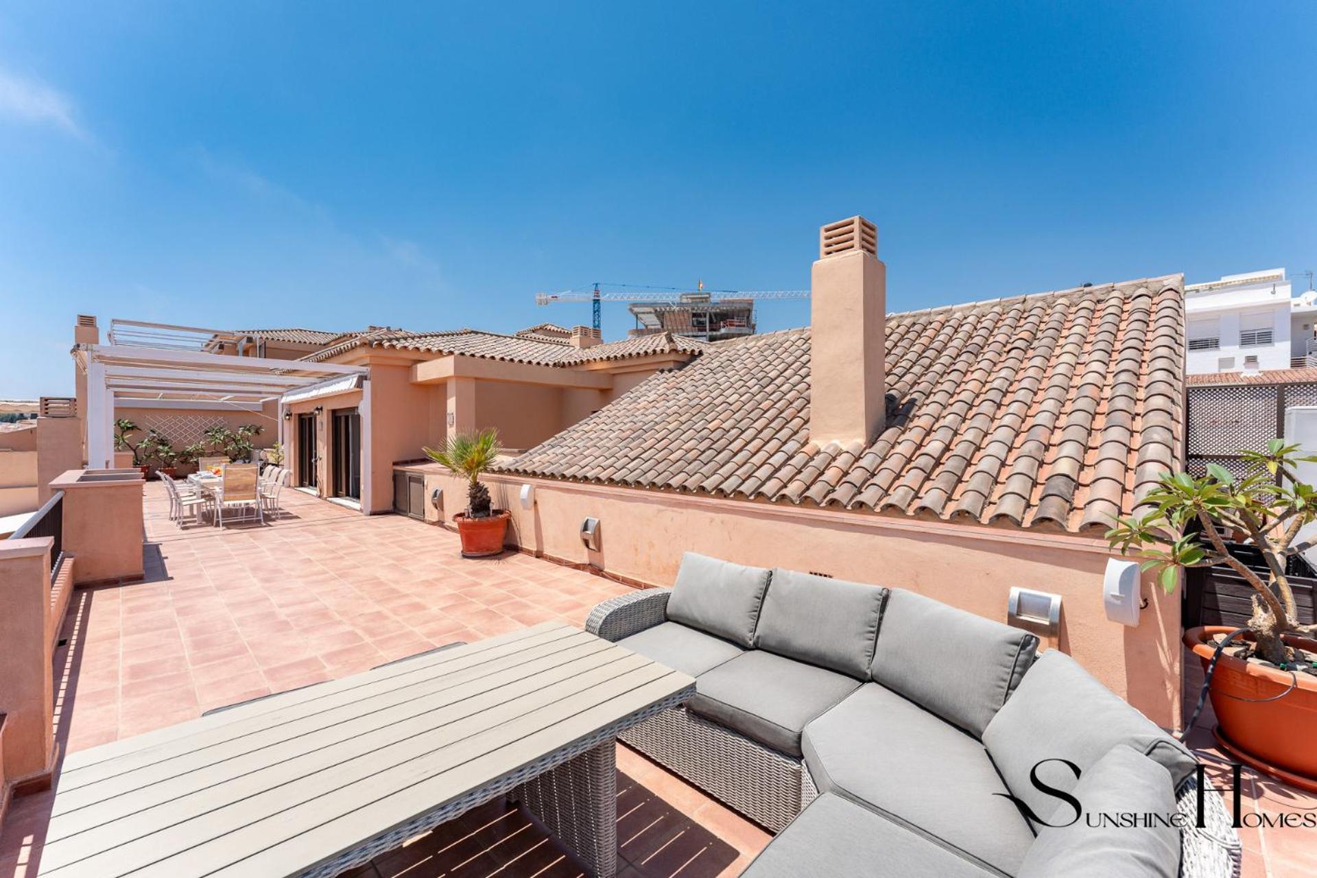 Magnificent 4br Oasis, Panoramic Terrace, Pool And Parking Apartamento *