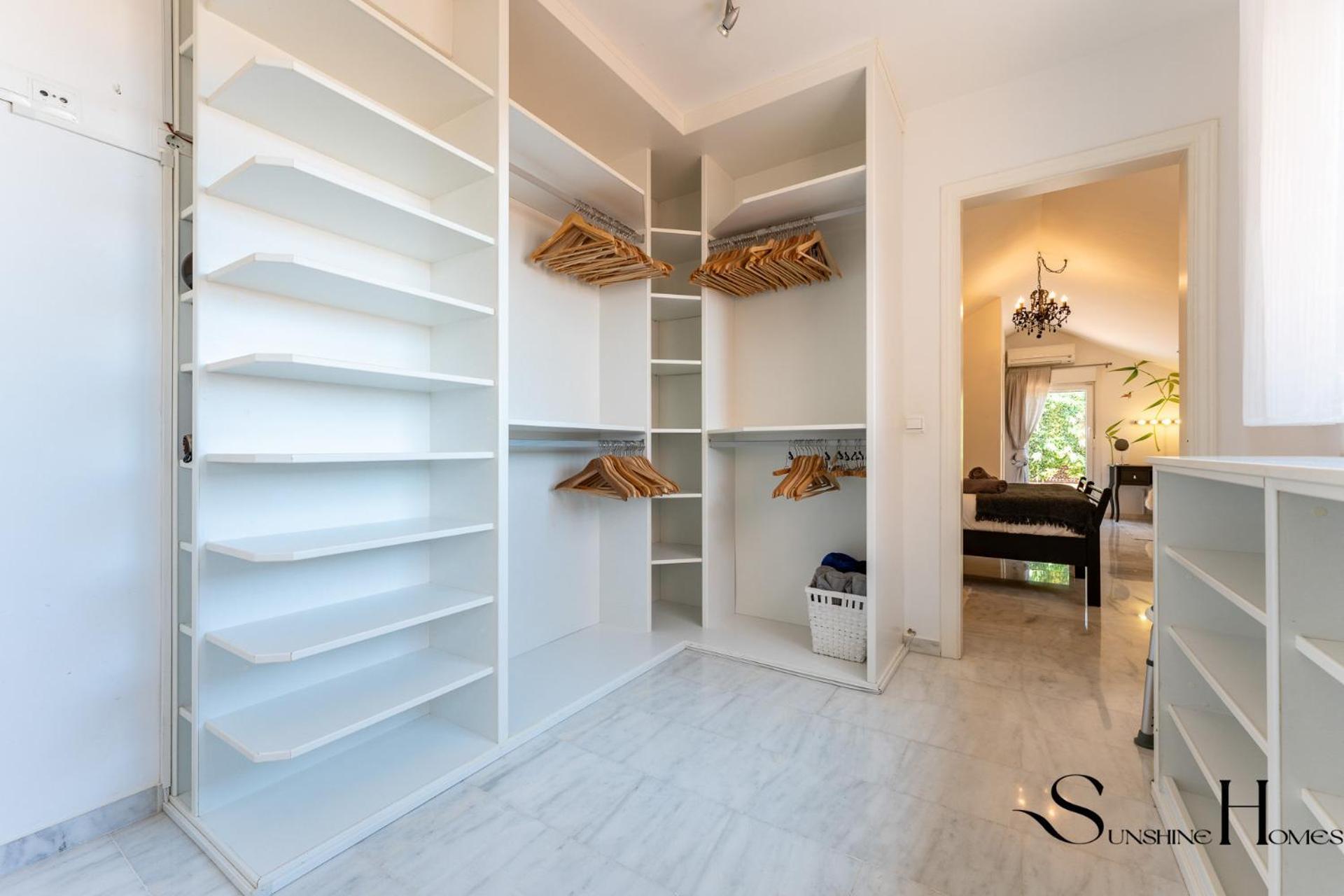 Magnificent 4br Oasis, Panoramic Terrace, Pool And Parking Apartamento *