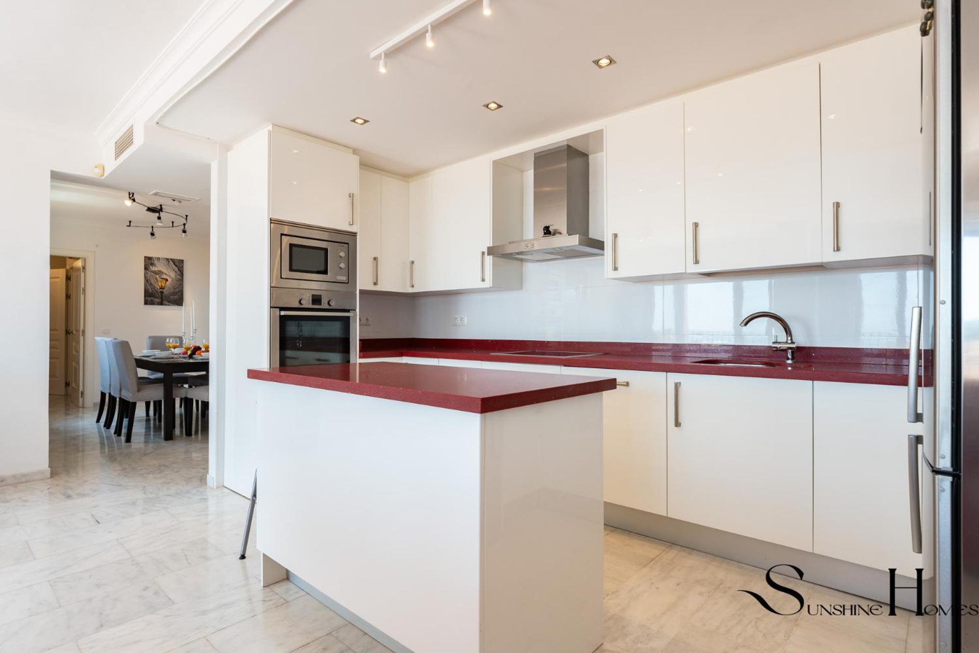 Magnificent 4br Oasis, Panoramic Terrace, Pool And Parking Apartamento