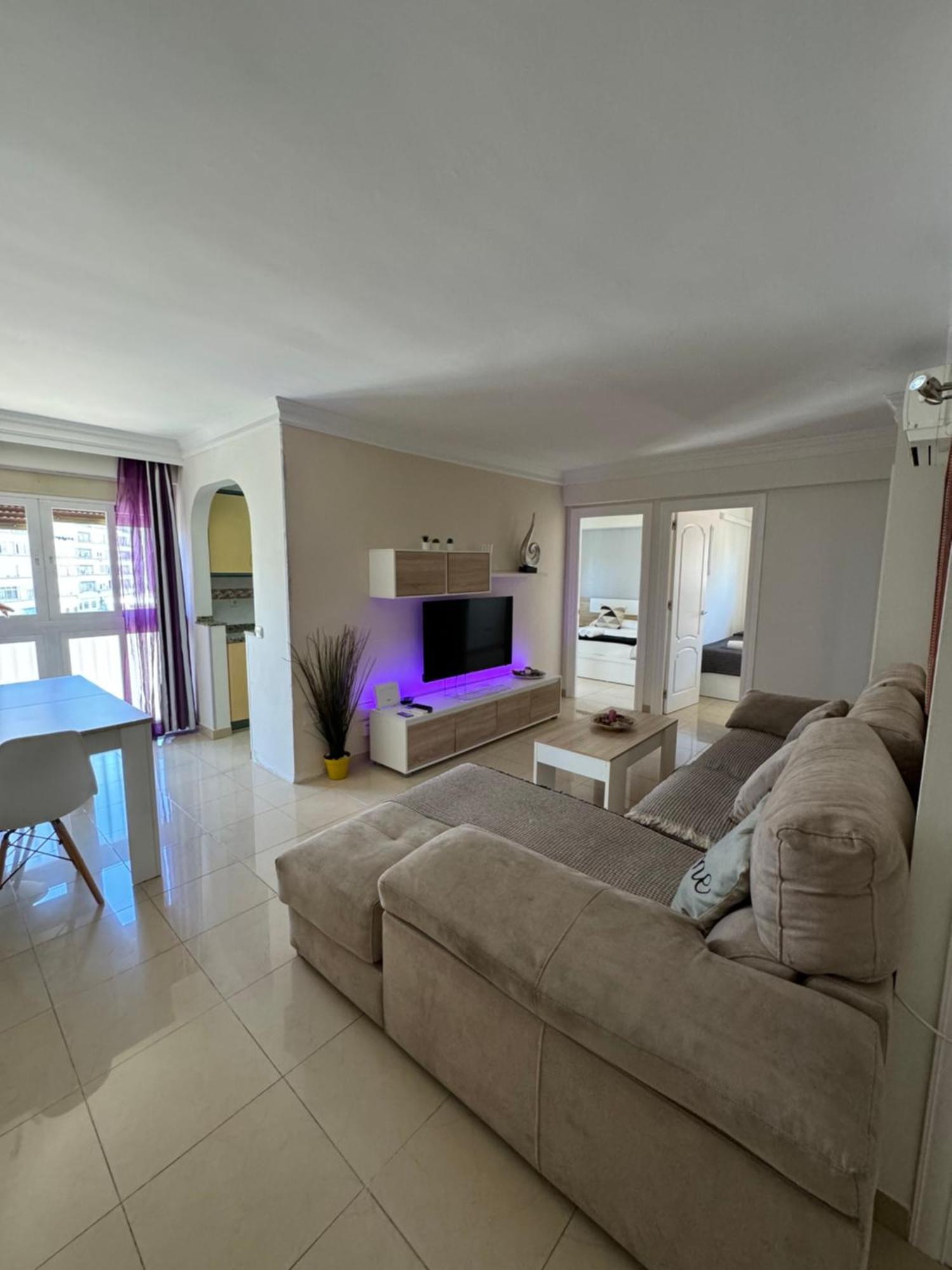 Apartamento Amplio Piso En El Corazon De *