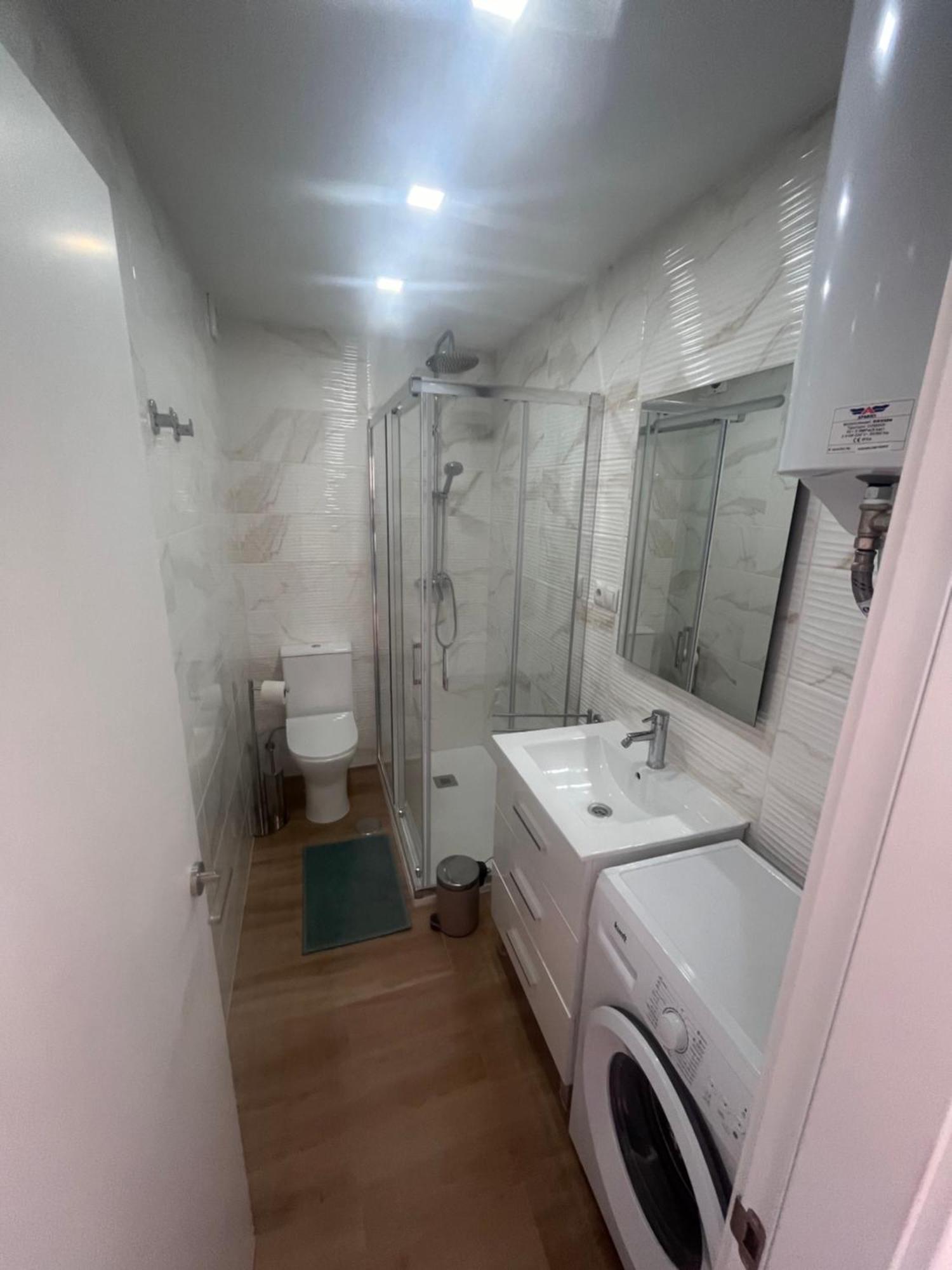Lidia Planta 1, La Carihuela 1ª Linea Playa, Vistas Mar, 1 Dormitorio, 52 M2, 1-3 Huesped, Amplio Balcon, Wifi Apartamento Torremolinos