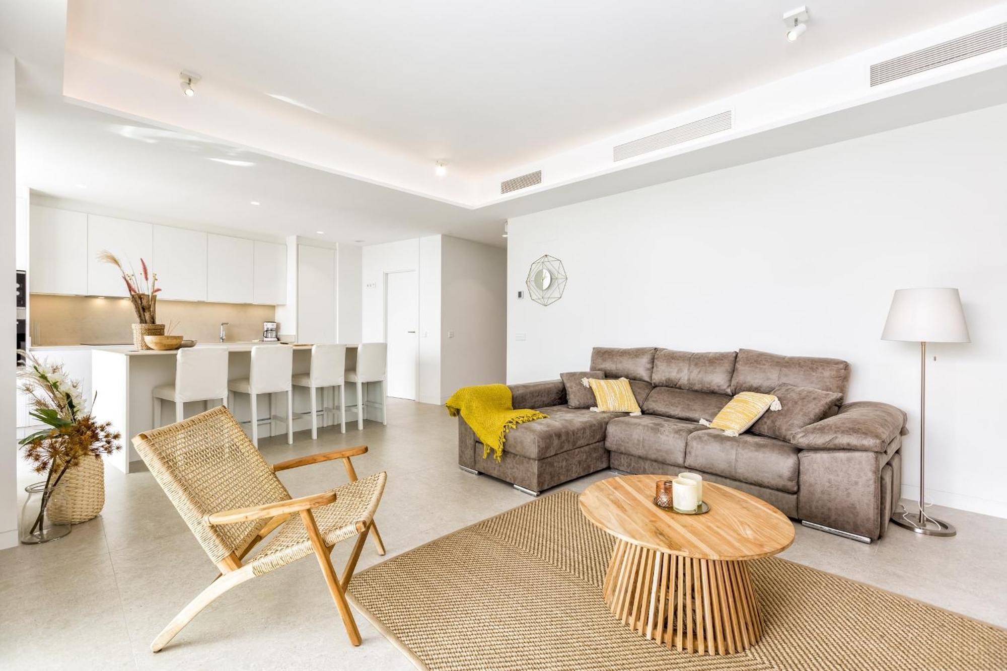 Apartamento Vivi Homes - Rembrandt Pool, Sauna, Gym & Sea View *