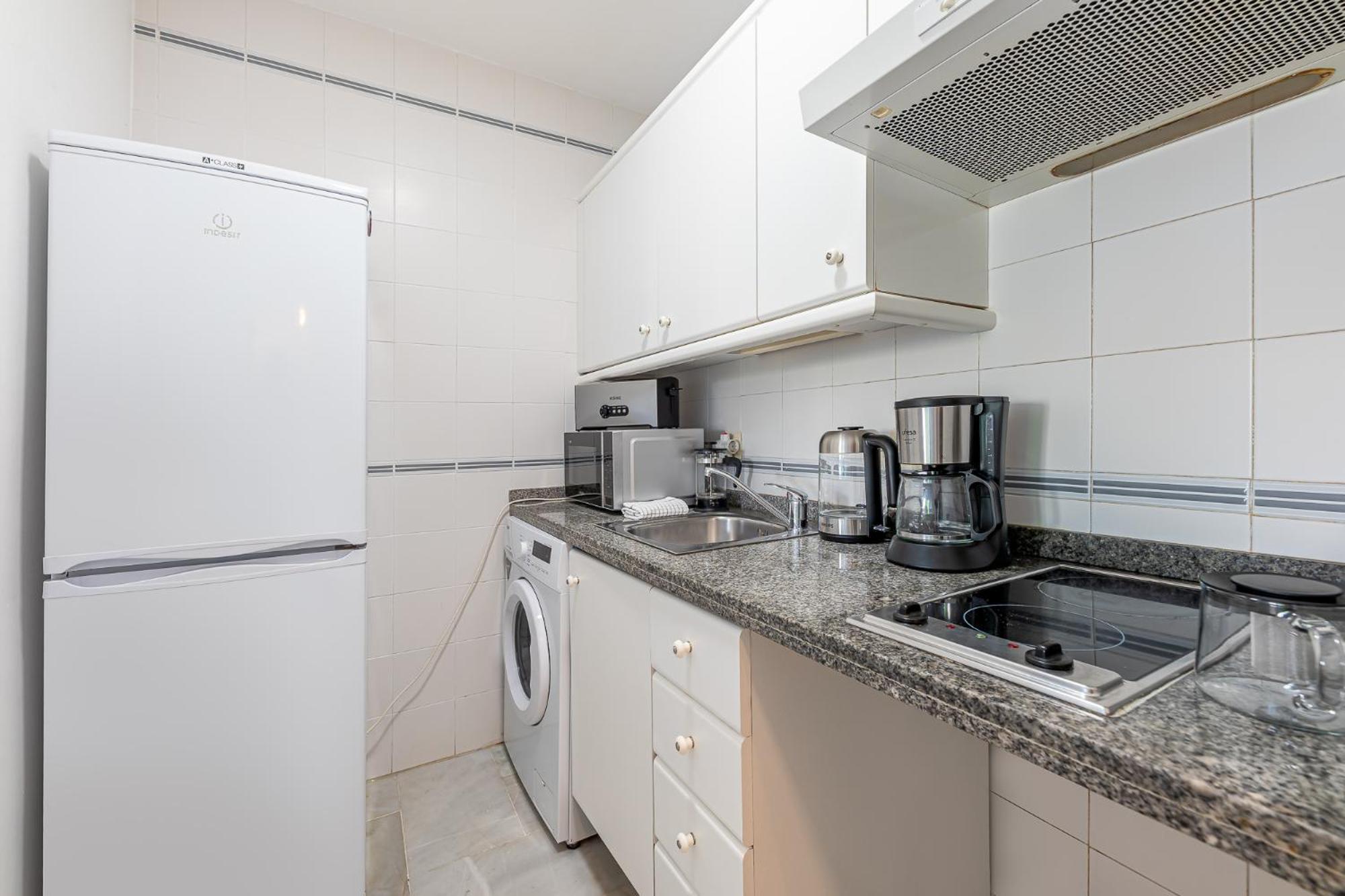 Carihuela With Pool And Free Parking 5 M Apartamento Torremolinos