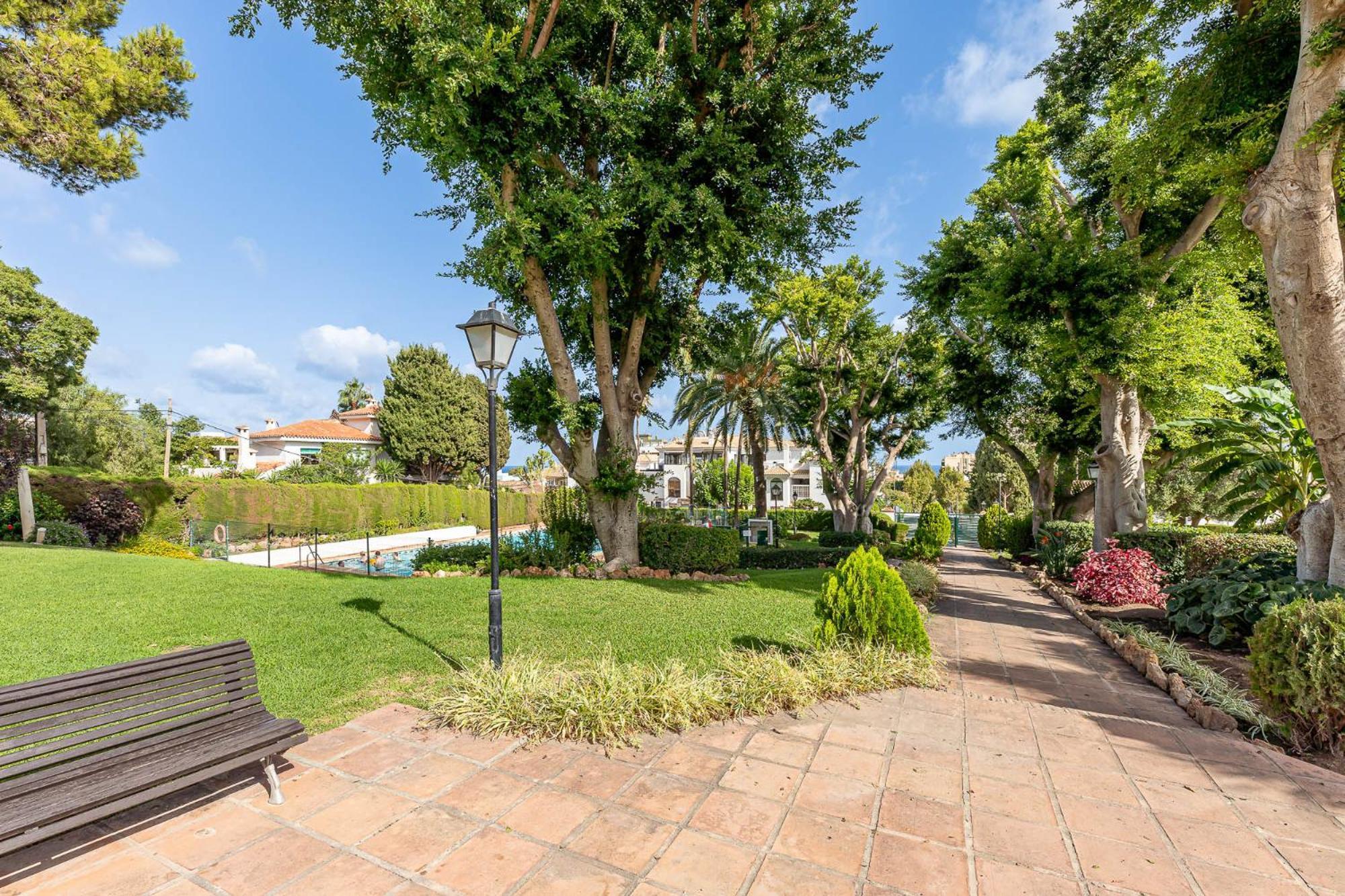Carihuela With Pool And Free Parking 5 M