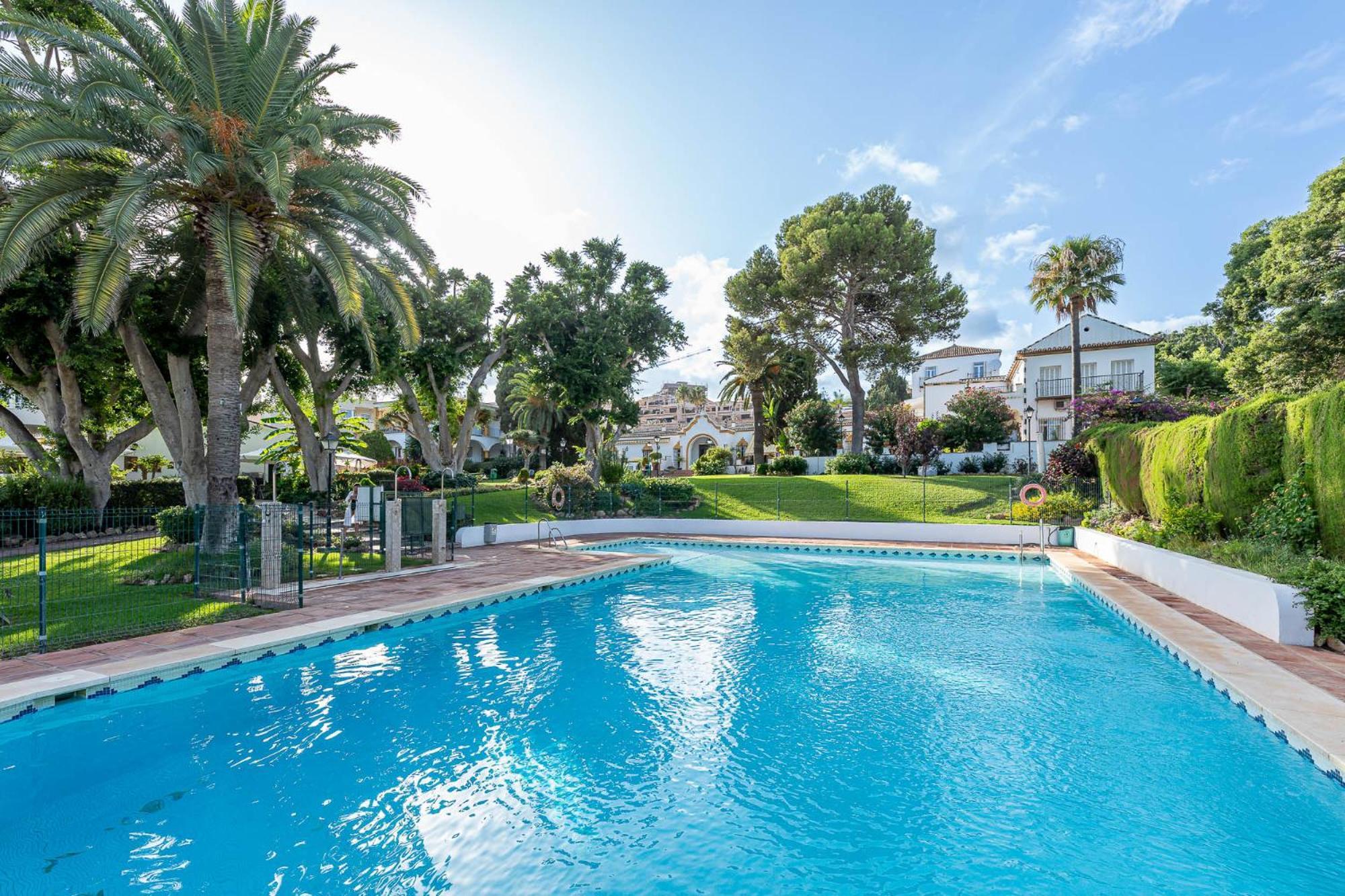 Carihuela With Pool And Free Parking 5 M Apartamento Torremolinos