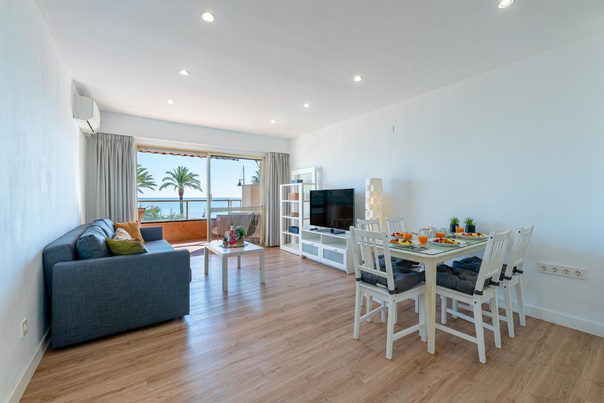 797 - Moderno Piso En Primera Linea De Playa Apartamento *
