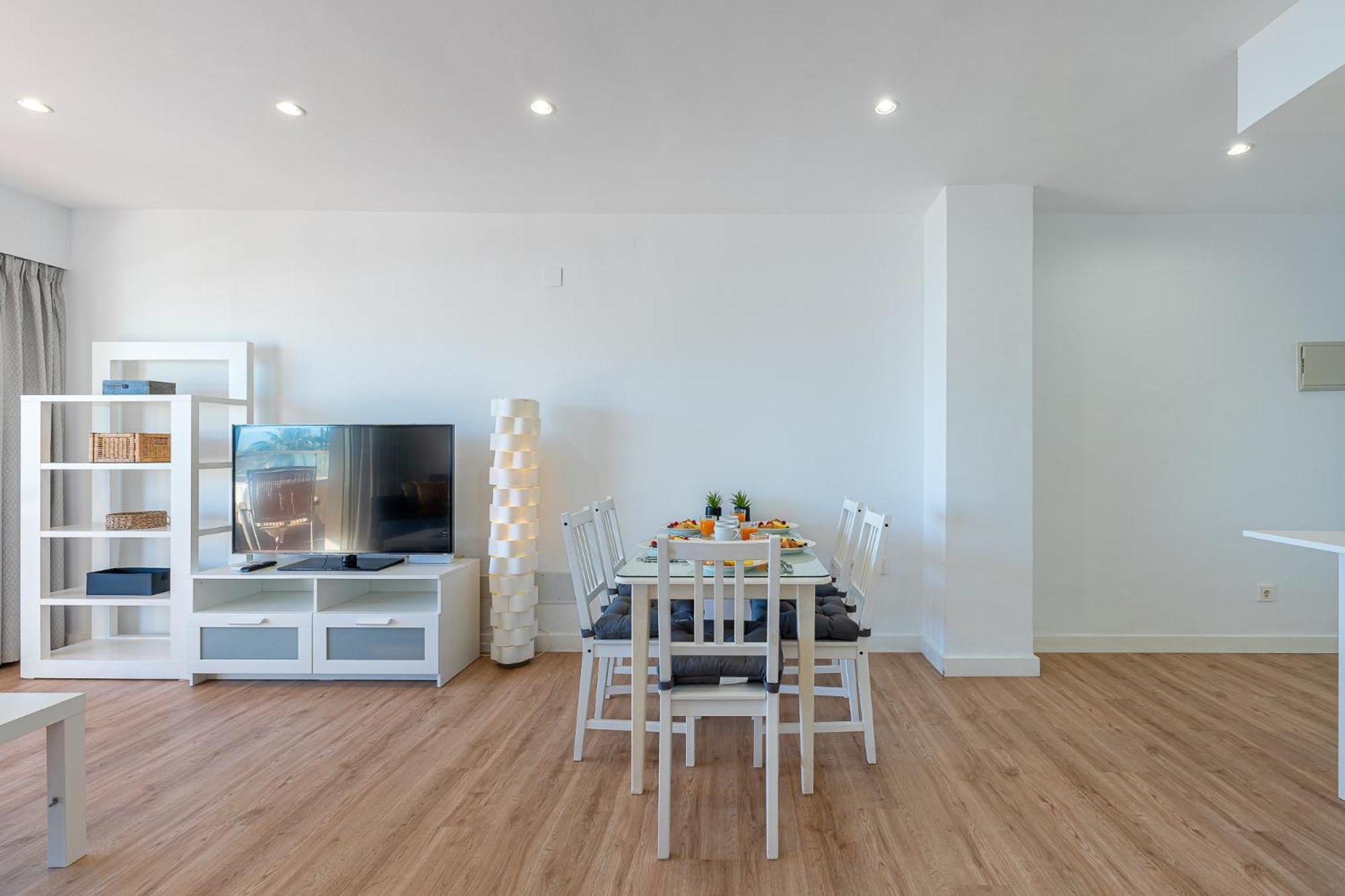 Apartamento 797 - Moderno Piso En Primera Linea De Playa *