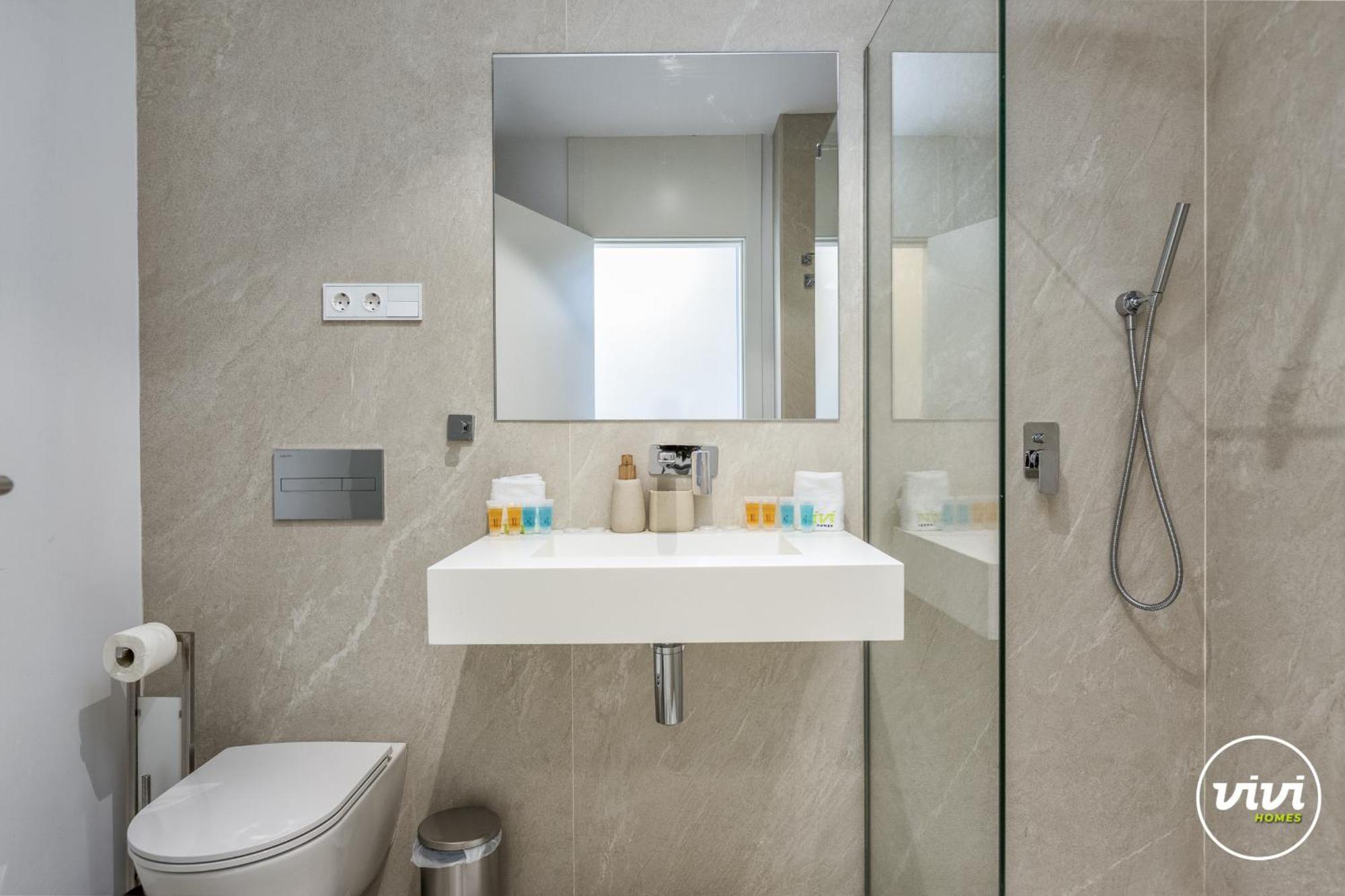 Vivi Homes - Mali Pool, Jacuzzi, Garden, Gym & Sea View Apartamento Torremolinos