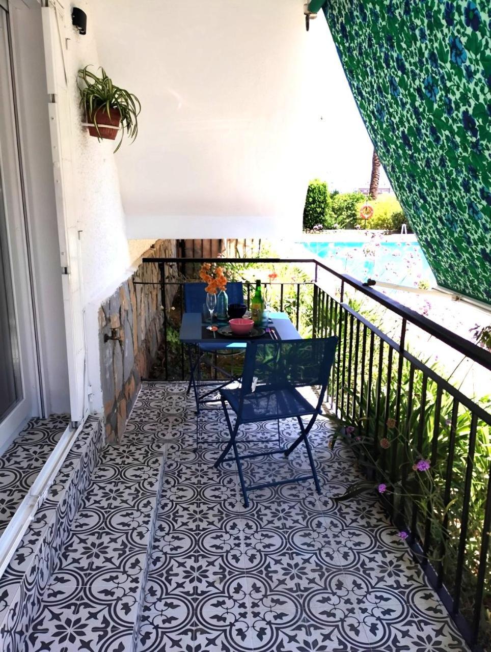 Hexagonal En Apartamento *