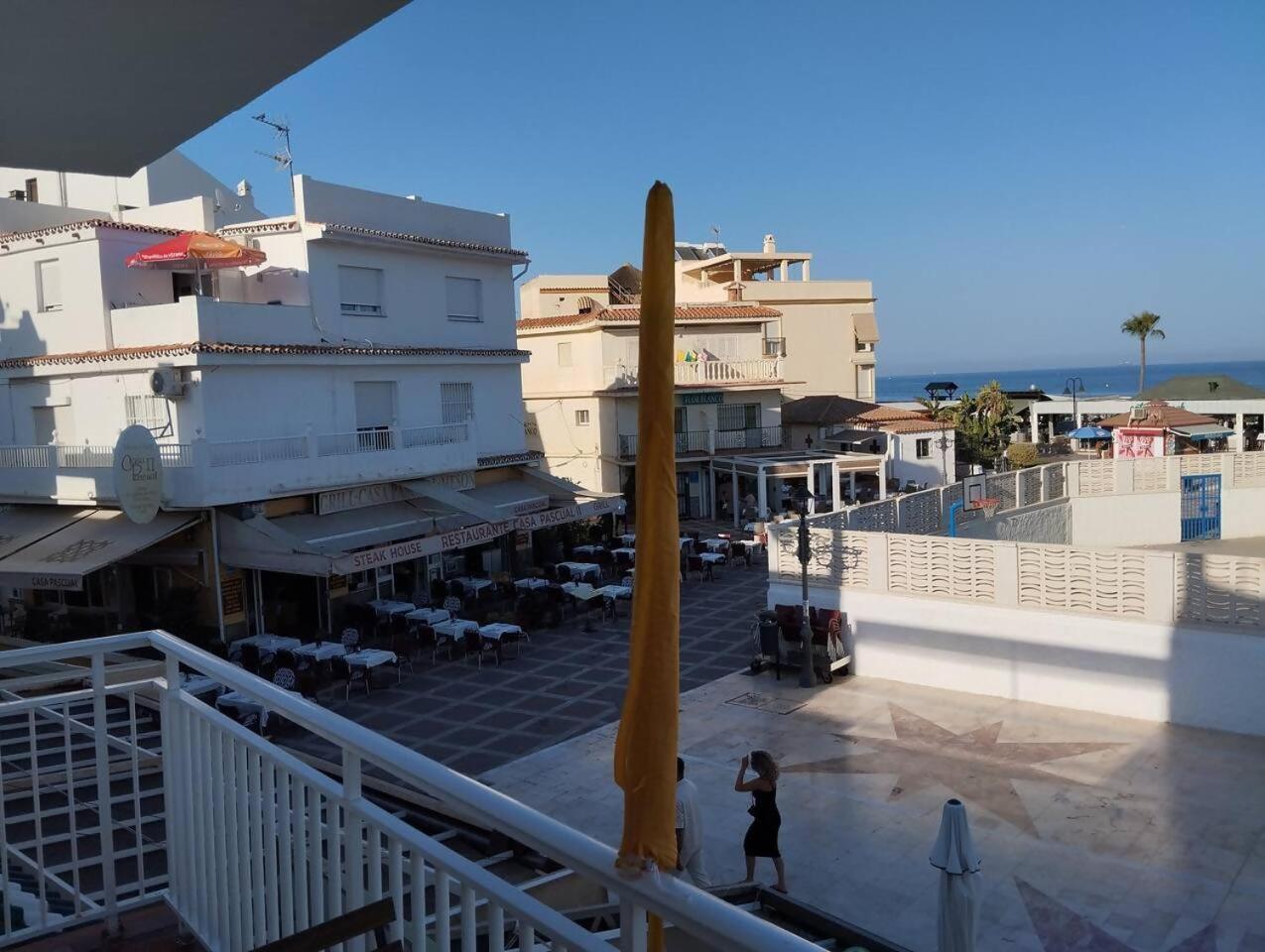 Lidia Planta 1, La Carihuela 1ª Linea Playa, Vistas Mar, 1 Dormitorio, 52 M2, 1-3 Huesped, Amplio Balcon, Wifi * Torremolinos