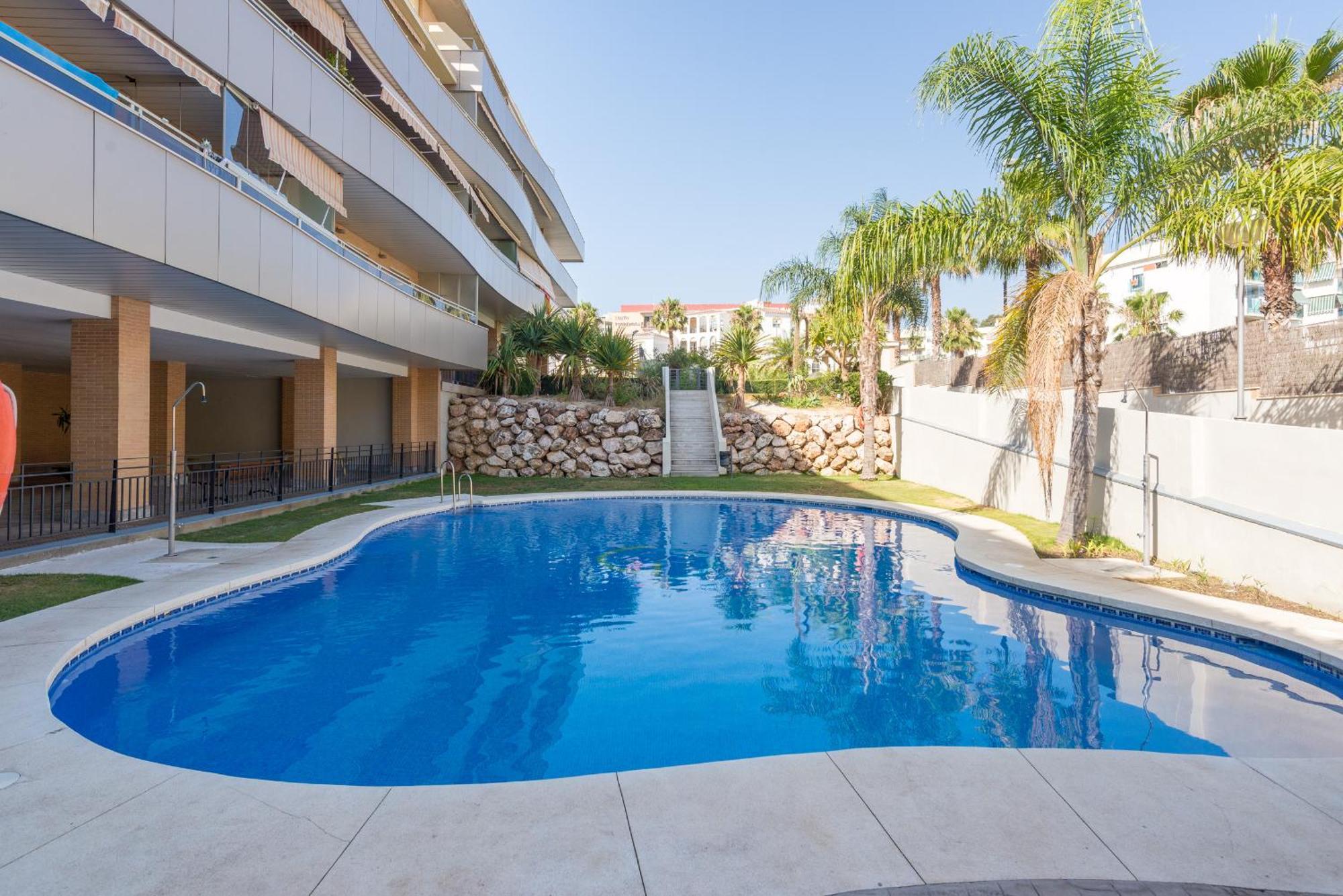 Hill With Terrace, Parking, Pool & Paddle Court *