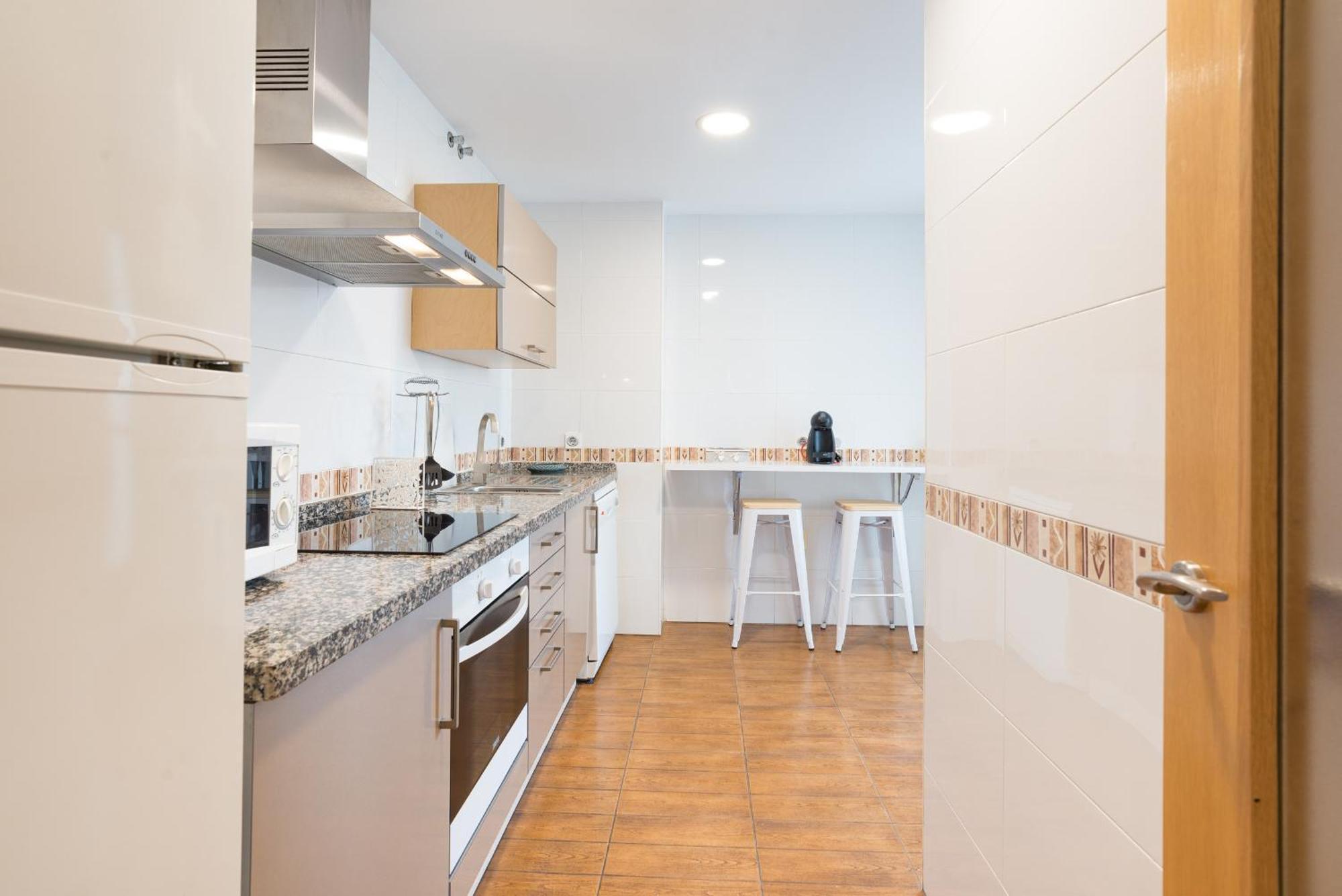 Apartment Hill With Terrace, Parking, Pool & Paddle Court *