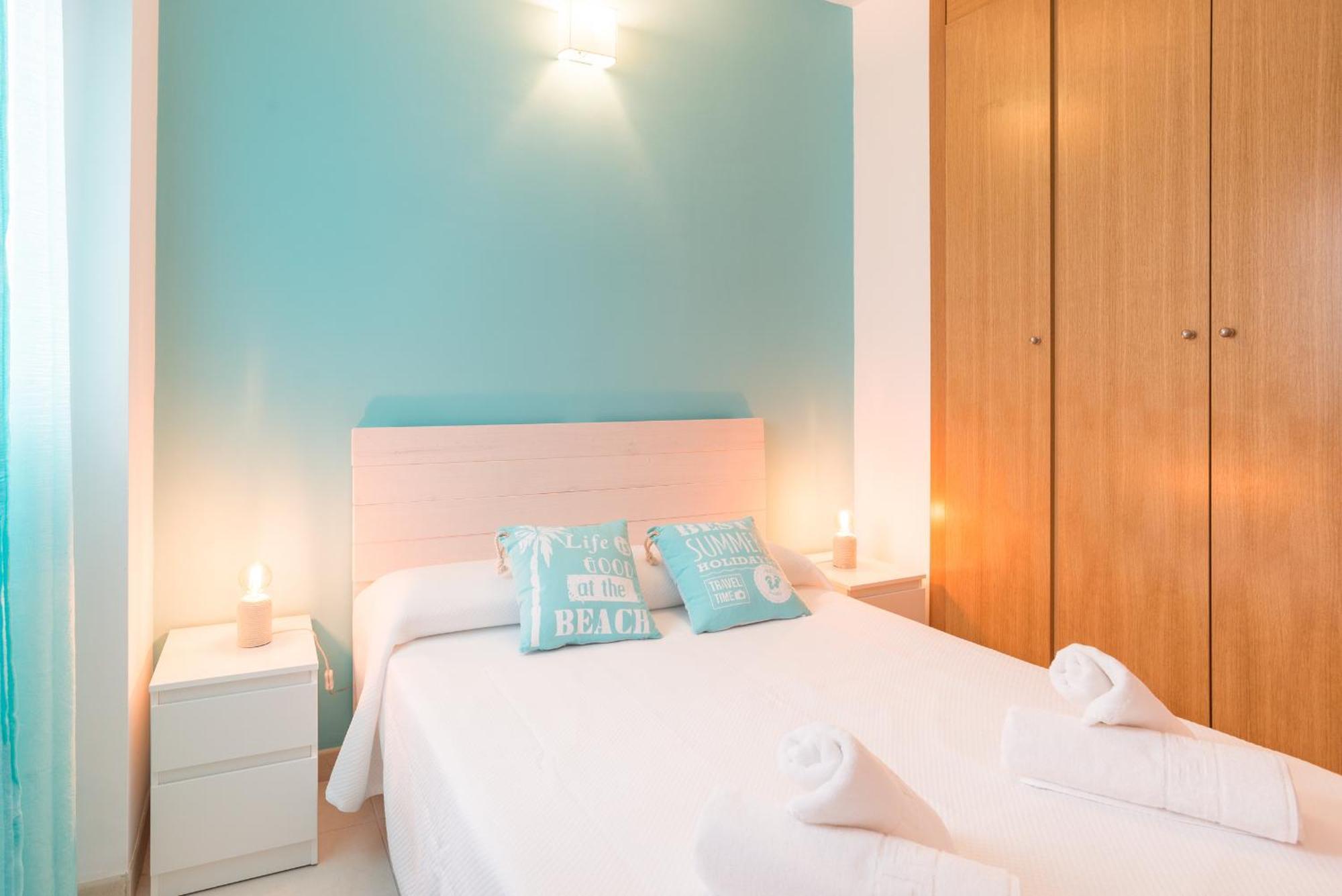 Apartment Hill With Terrace, Parking, Pool & Paddle Court Torremolinos