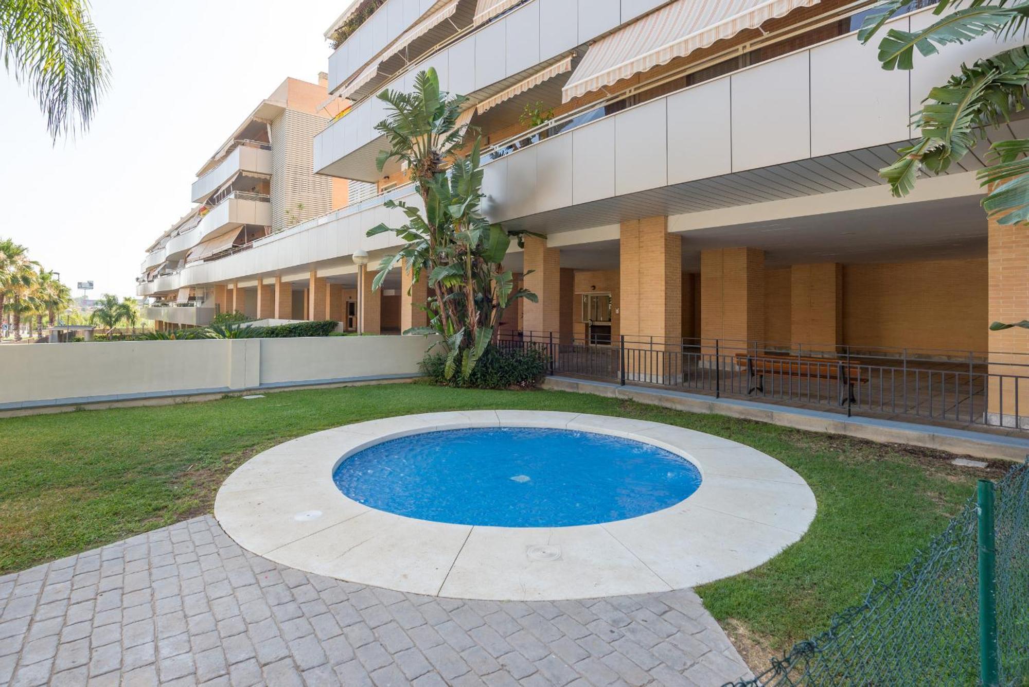 Hill With Terrace, Parking, Pool & Paddle Court *