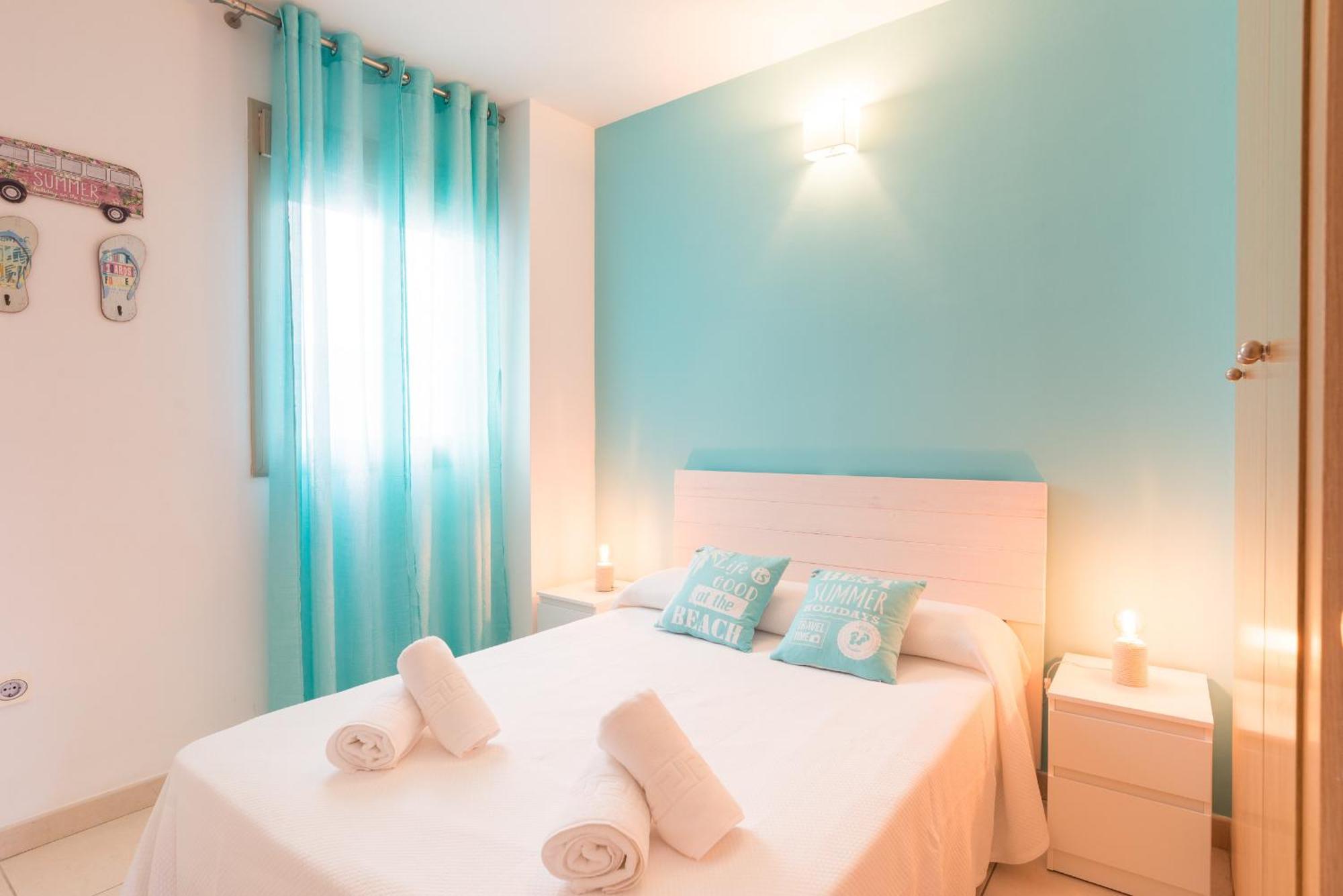 Hill With Terrace, Parking, Pool & Paddle Court Apartment Torremolinos