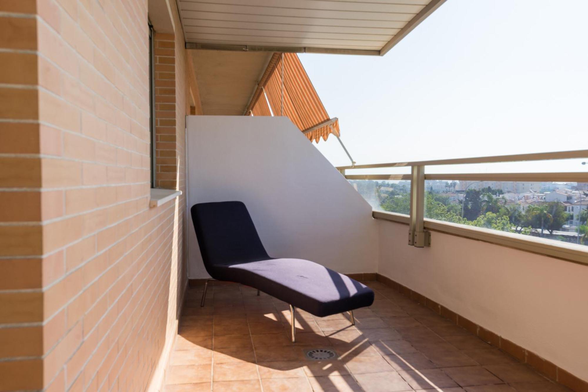 Hill With Terrace, Parking, Pool & Paddle Court *