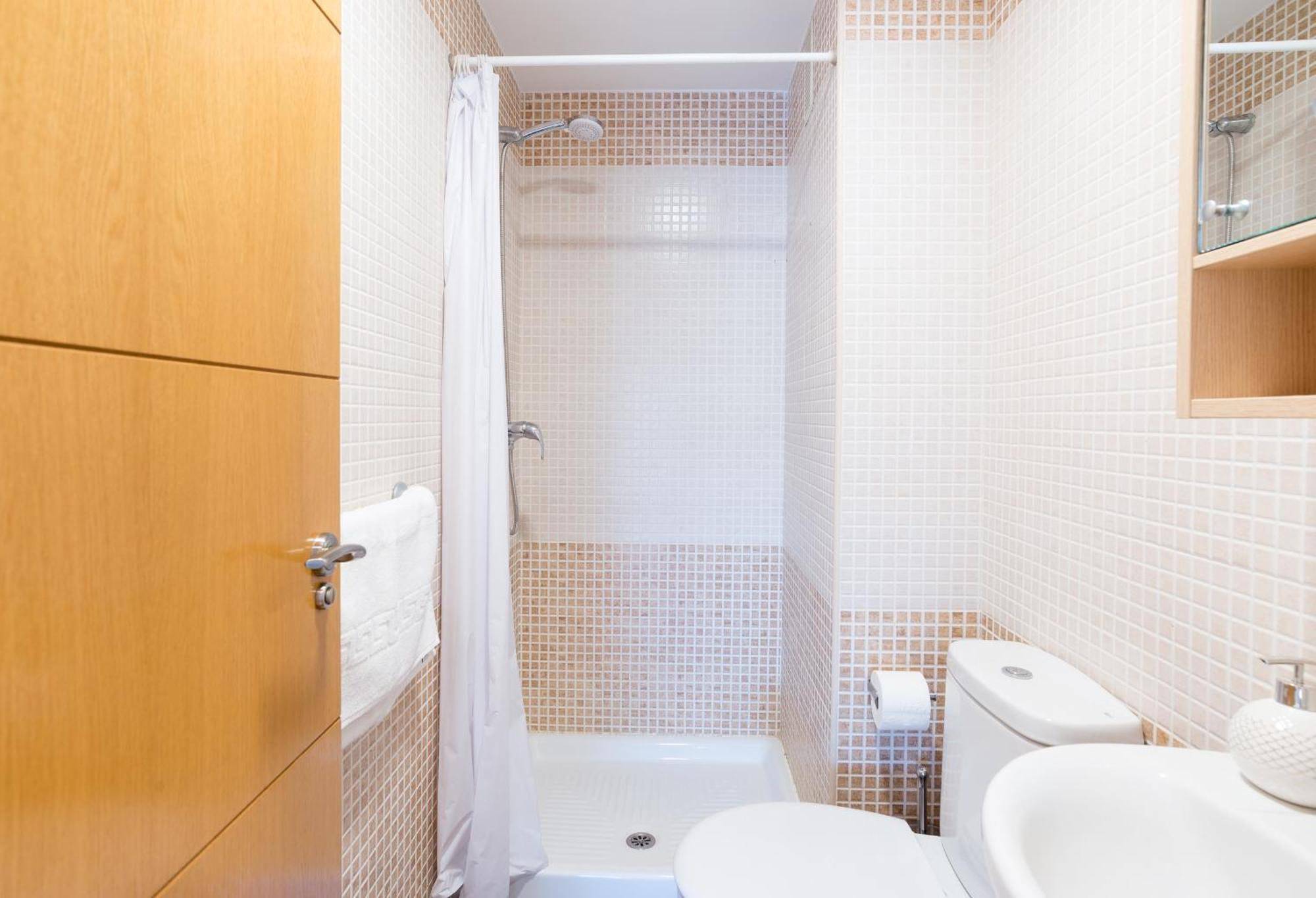 Apartment Hill With Terrace, Parking, Pool & Paddle Court Torremolinos