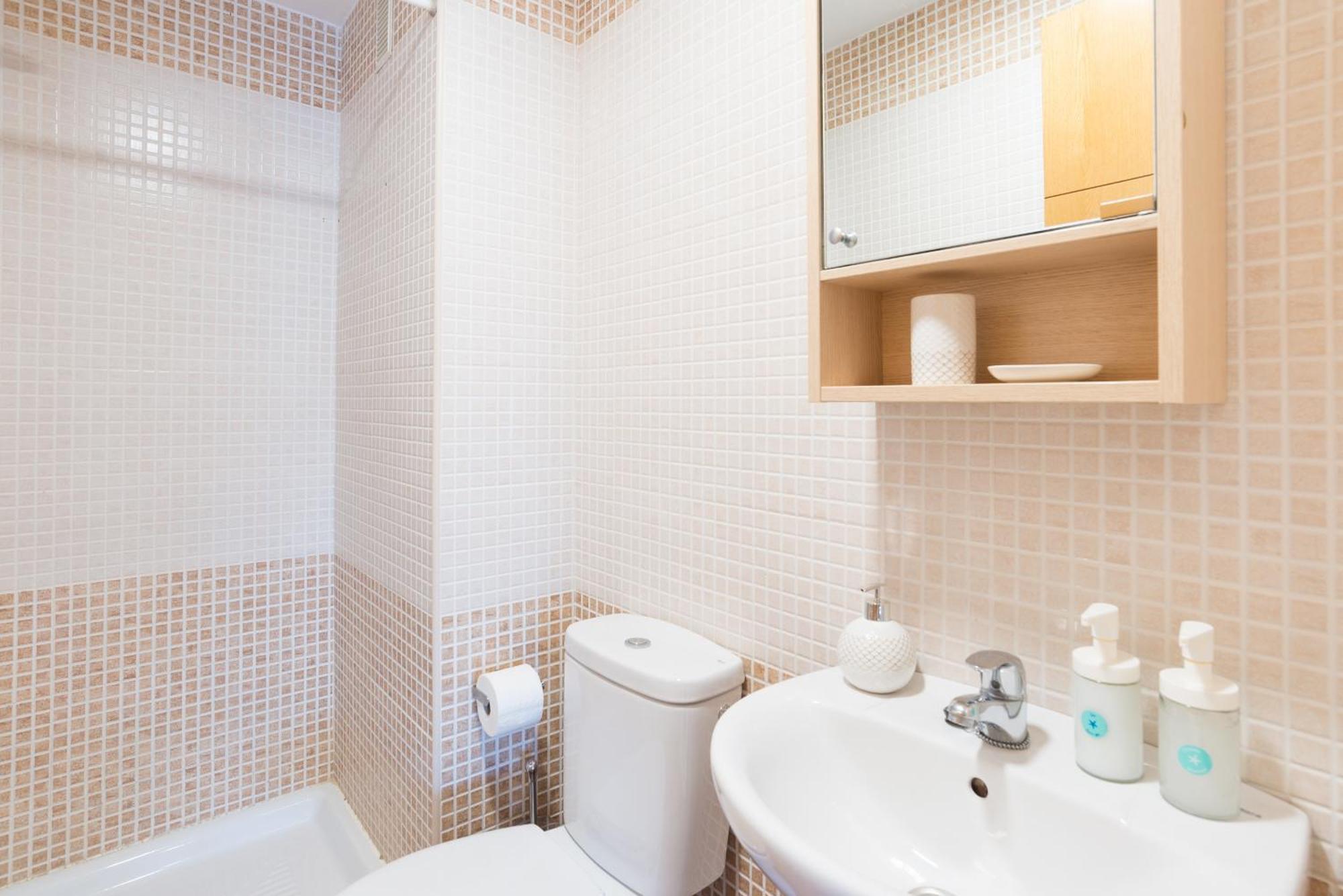 Apartment Hill With Terrace, Parking, Pool & Paddle Court Torremolinos